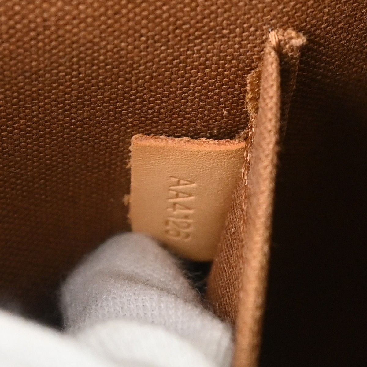 Louis Vuitton Louis Vuitton Alma Handbag Monogram Canvas Size ONE SIZE - 5 Thumbnail
