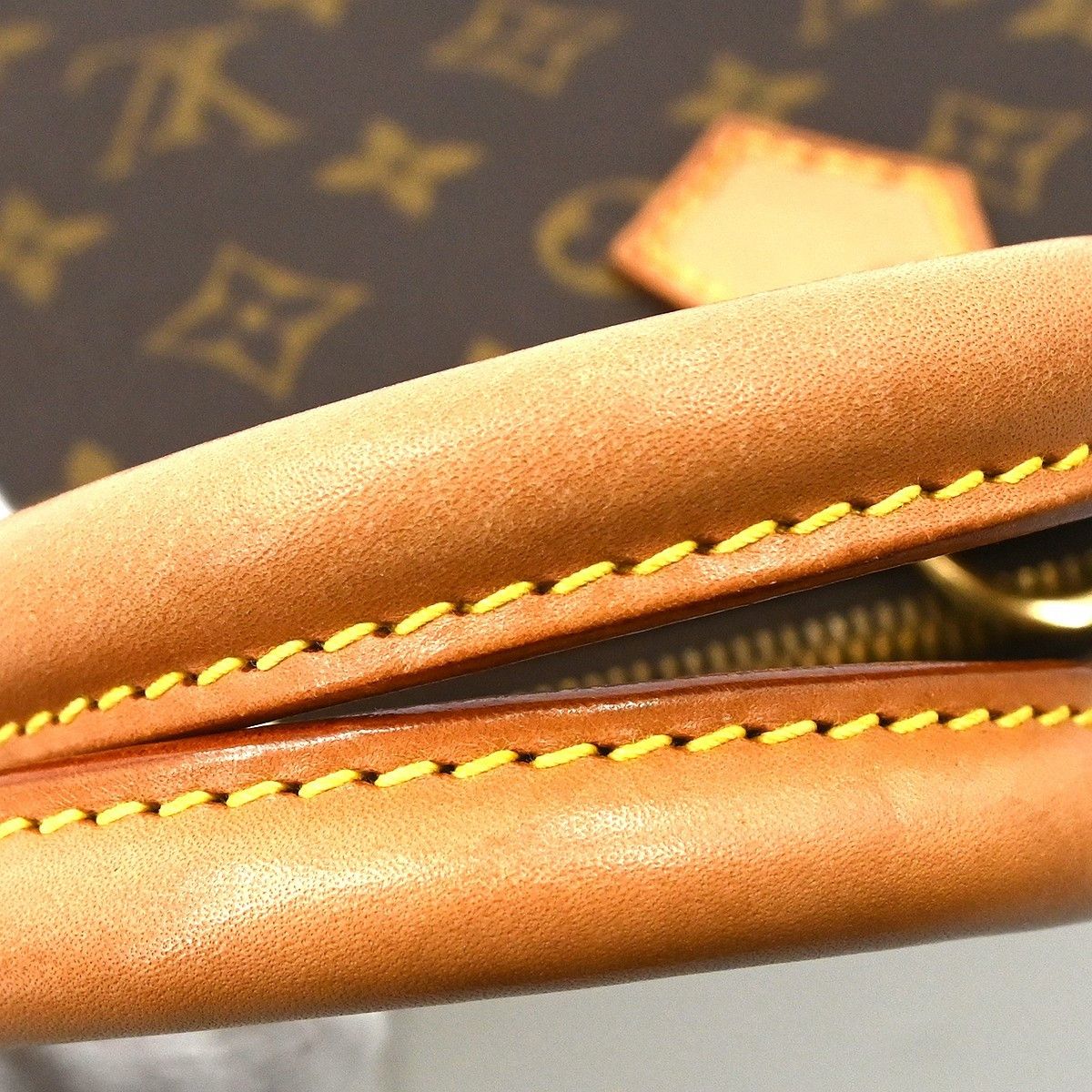 Louis Vuitton Louis Vuitton Alma Handbag Monogram Canvas Size ONE SIZE - 6 Thumbnail