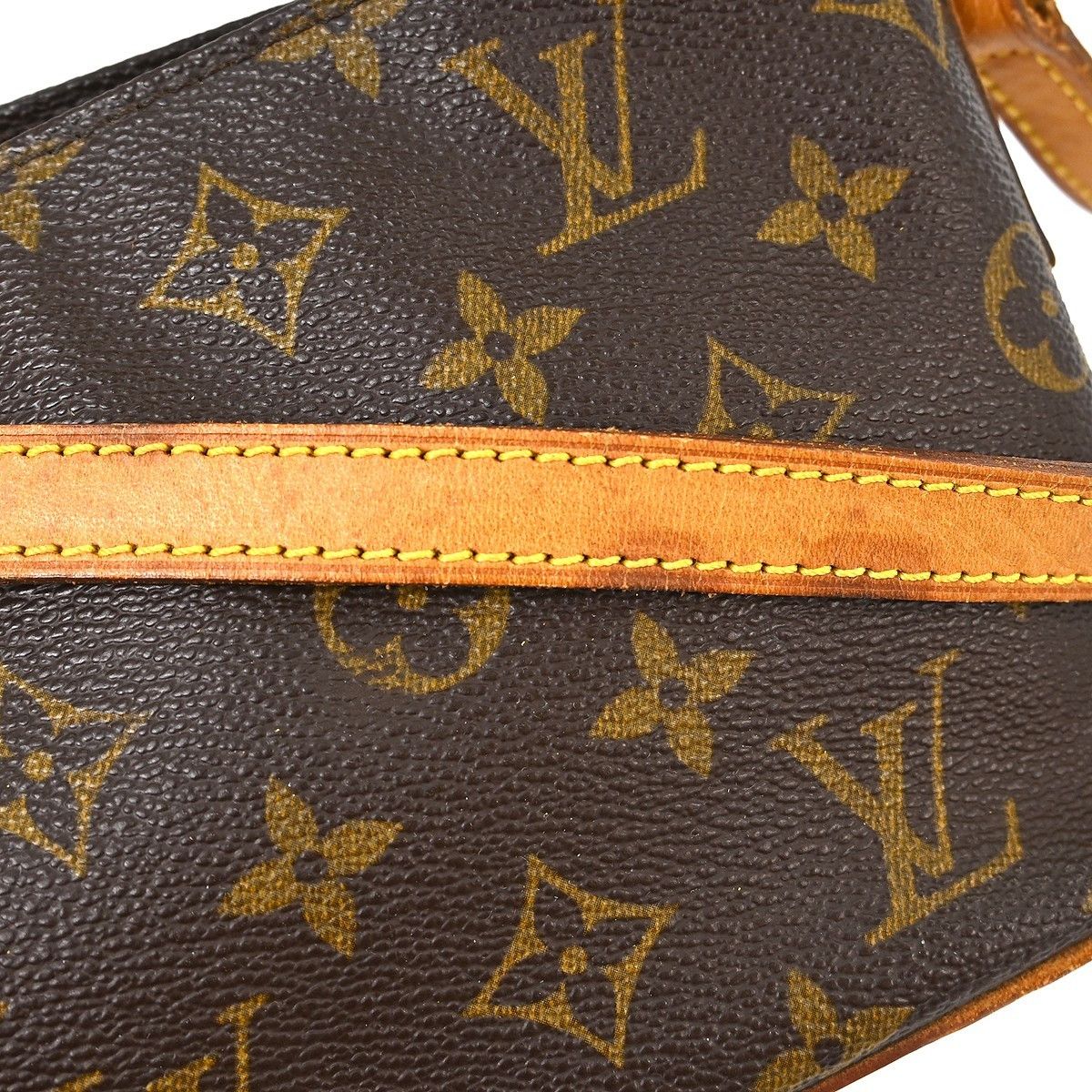 Louis Vuitton Louis Vuitton Trotteur Handbag Monogram Canvas Size ONE SIZE - 14 Thumbnail