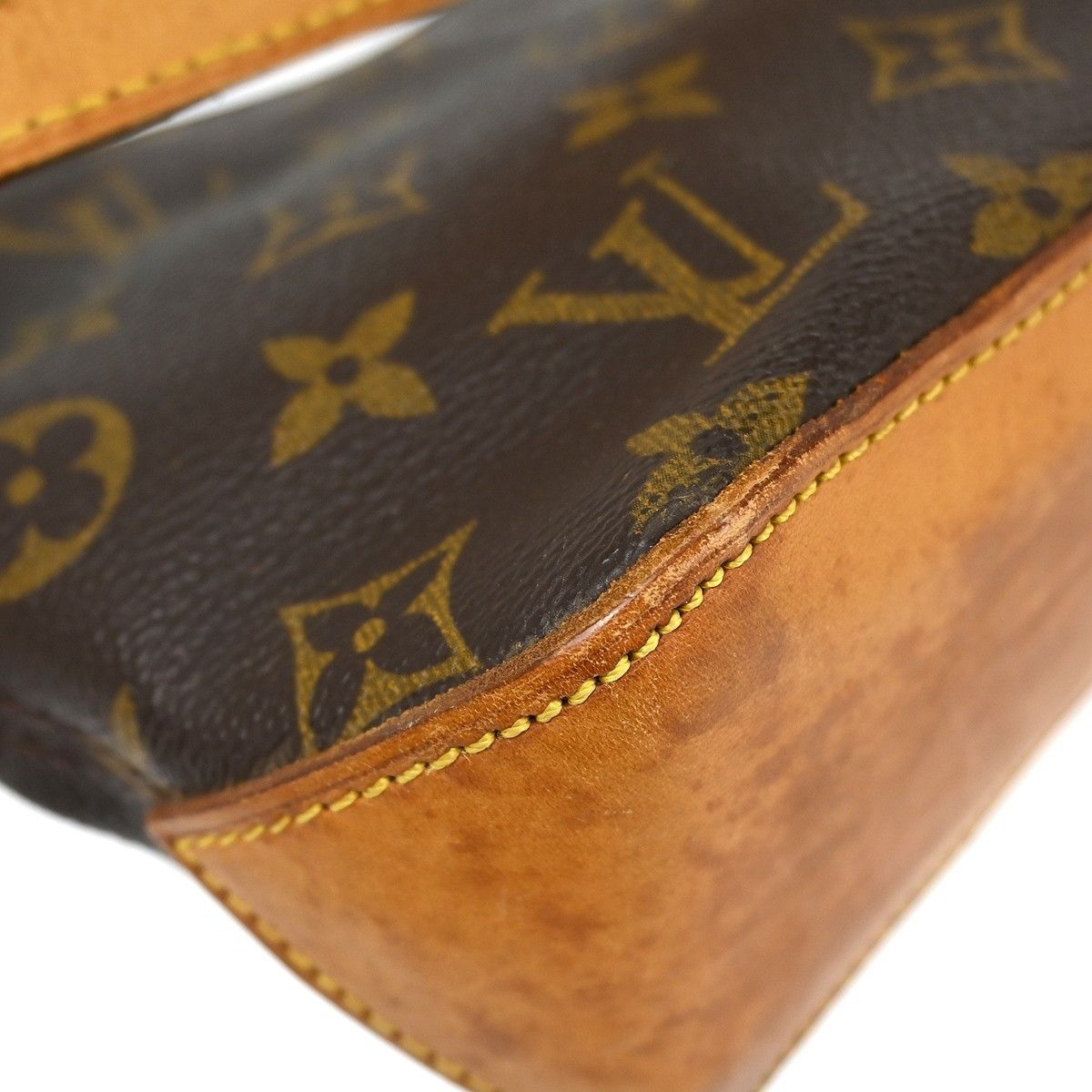 Louis Vuitton Louis Vuitton Trotteur Handbag Monogram Canvas Size ONE SIZE - 8 Thumbnail