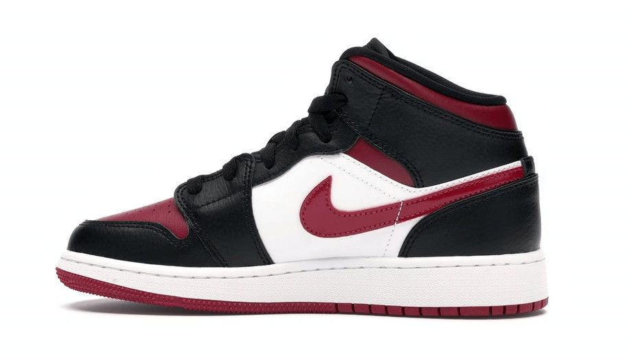 Nike 1 Mid Bred Toe (GS) Size US 6 / EU 39 - 2 Thumbnail