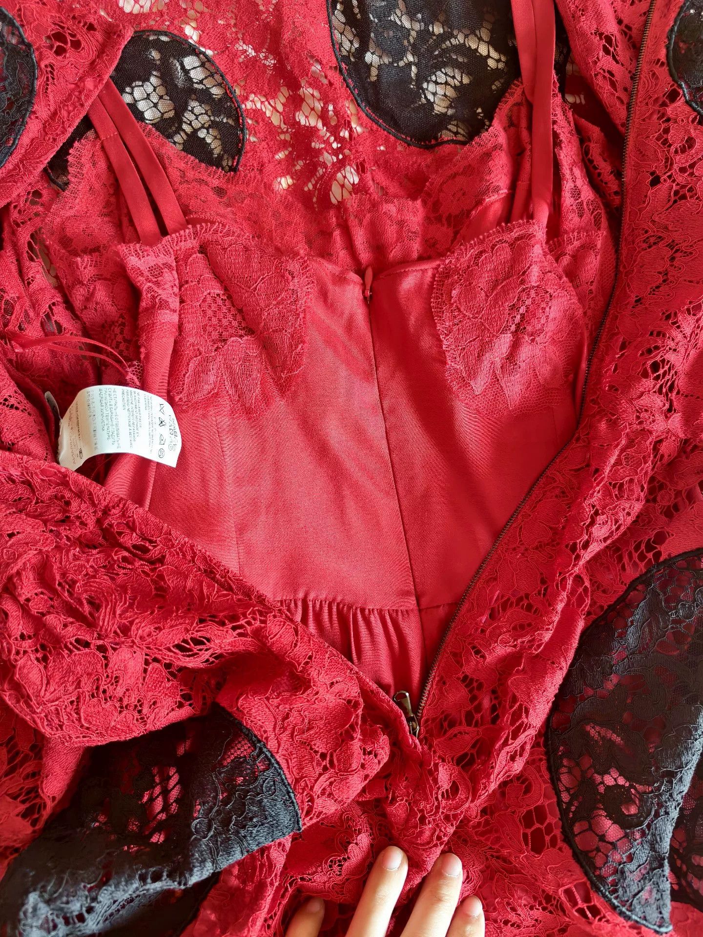 Dolce & Gabbana Dolce&Gabbana Women's Red Lace Dress Size S / US 4 / IT 40 - 4 Thumbnail