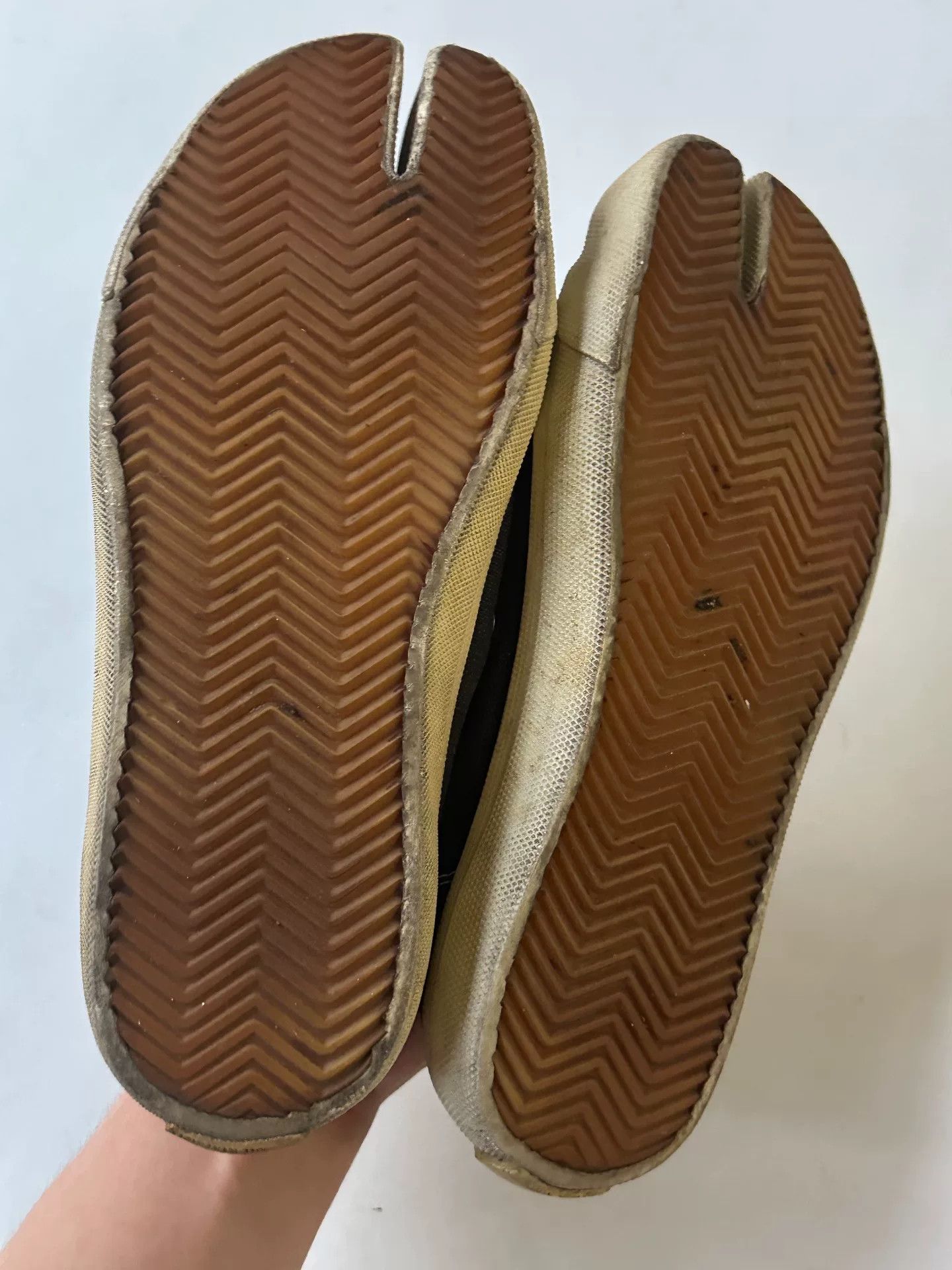 Maison Margiela Maison Margiela Tabi Canvas Shoes Size US 5 / IT 35 - 2 Thumbnail