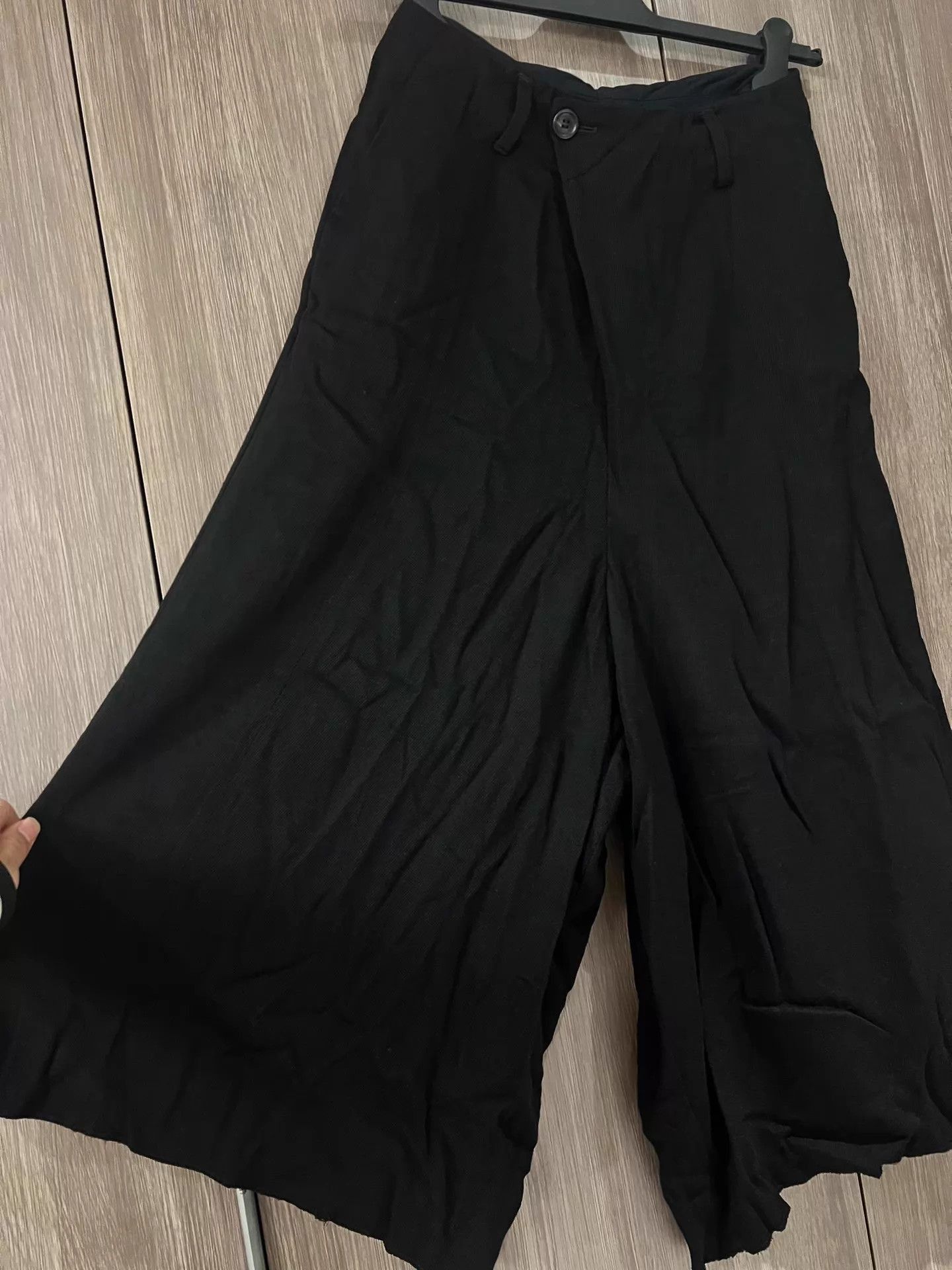Julius Black Wide-Leg Cropped Pants Size US 32 / EU 48 - 2 Thumbnail