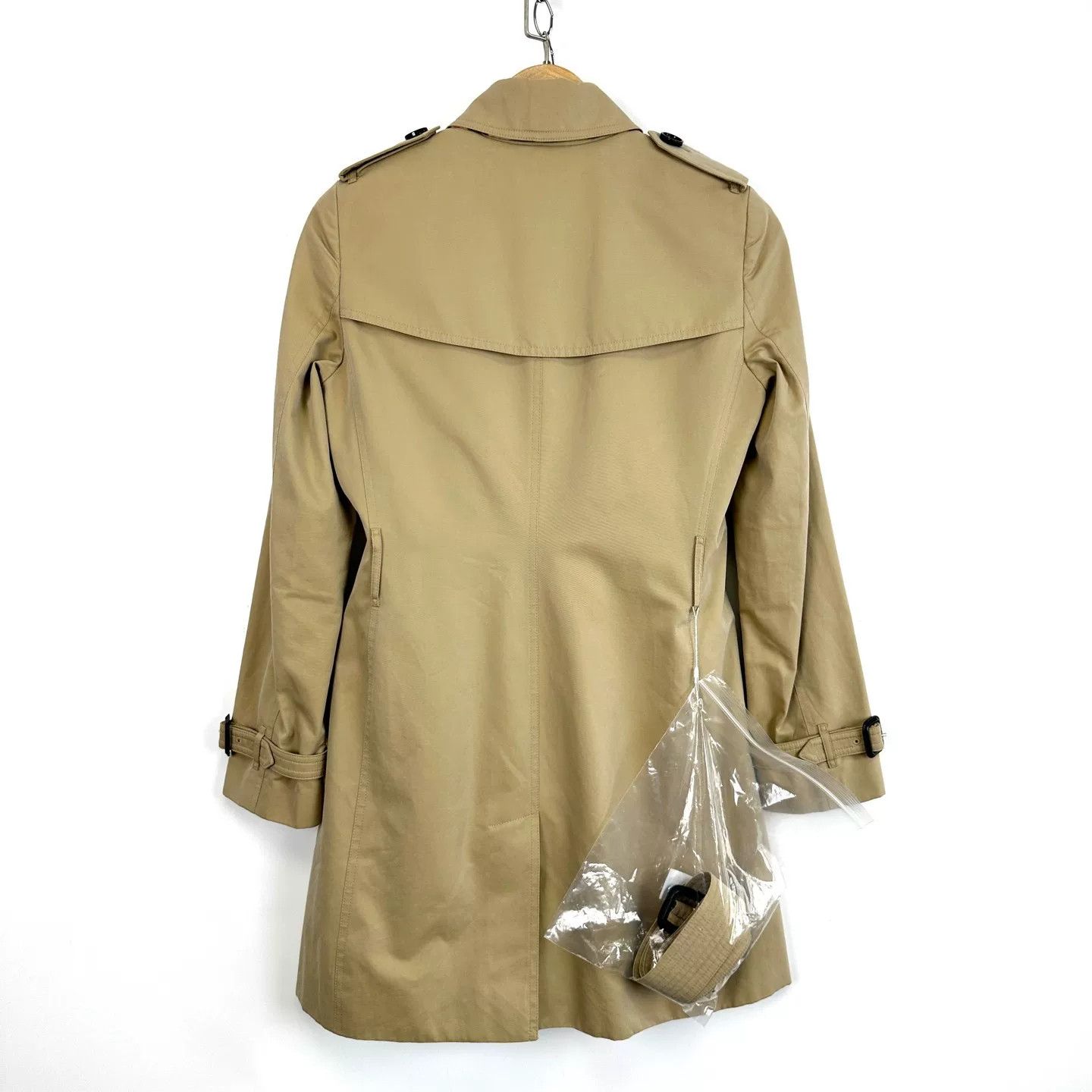 Burberry Burberry Tan Double-Breasted Trench Coat Size M / US 6-8 / IT 42-44 - 2 Thumbnail