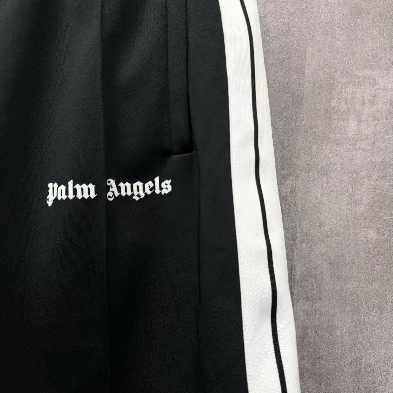 Palm Angels Palm Angels Logo Striped Shorts Size US 32 / EU 48 - 2 Thumbnail