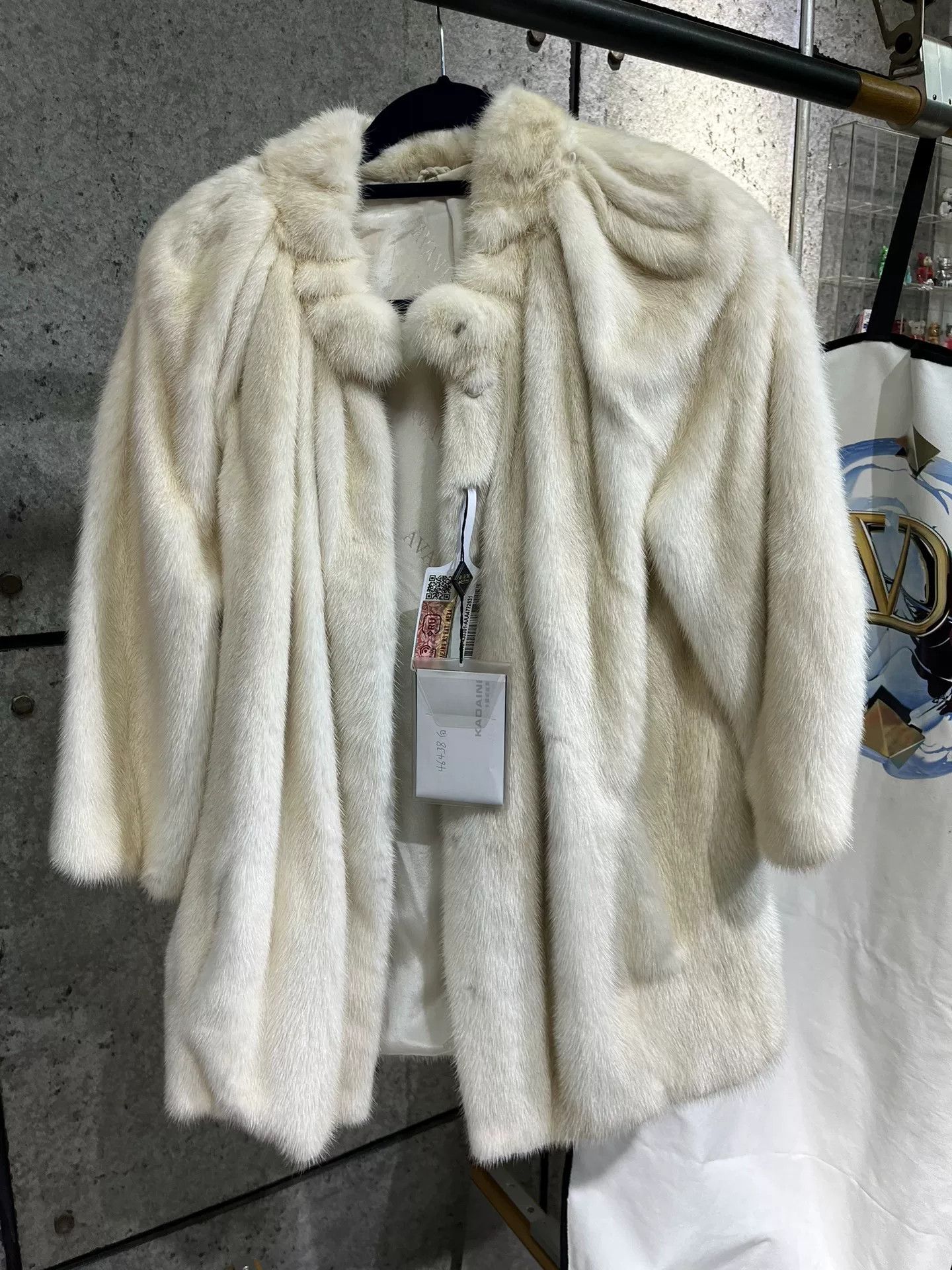 Other Kadaini Women's Fur Coat Size 42 Size M / US 6-8 / IT 42-44 - 7 Thumbnail