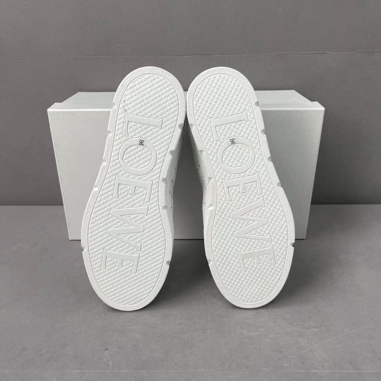 Loewe Loewe Embossed Logo White Sneakers Size US 5 / IT 35 - 6 Thumbnail
