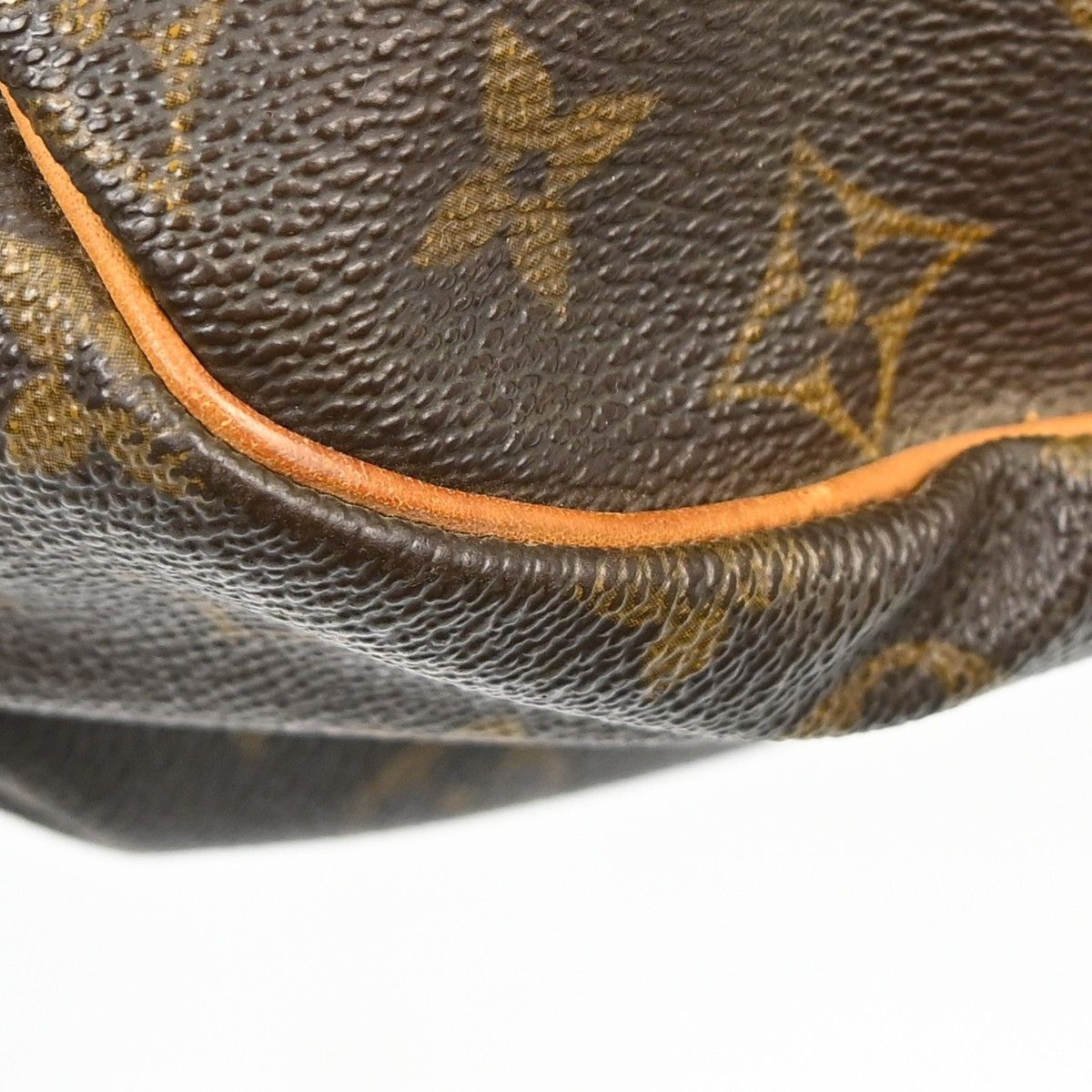 Louis Vuitton Louis Vuitton Saumur Handbag Monogram Canvas Size ONE SIZE - 8 Thumbnail
