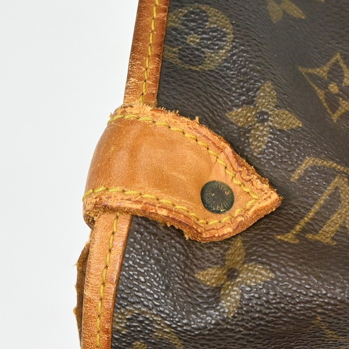 Louis Vuitton Louis Vuitton Saumur Handbag Monogram Canvas Size ONE SIZE - 16 Thumbnail