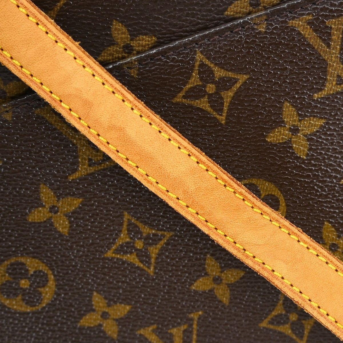 Louis Vuitton Louis Vuitton Sologne Handbag Monogram Canvas Size ONE SIZE - 6 Thumbnail