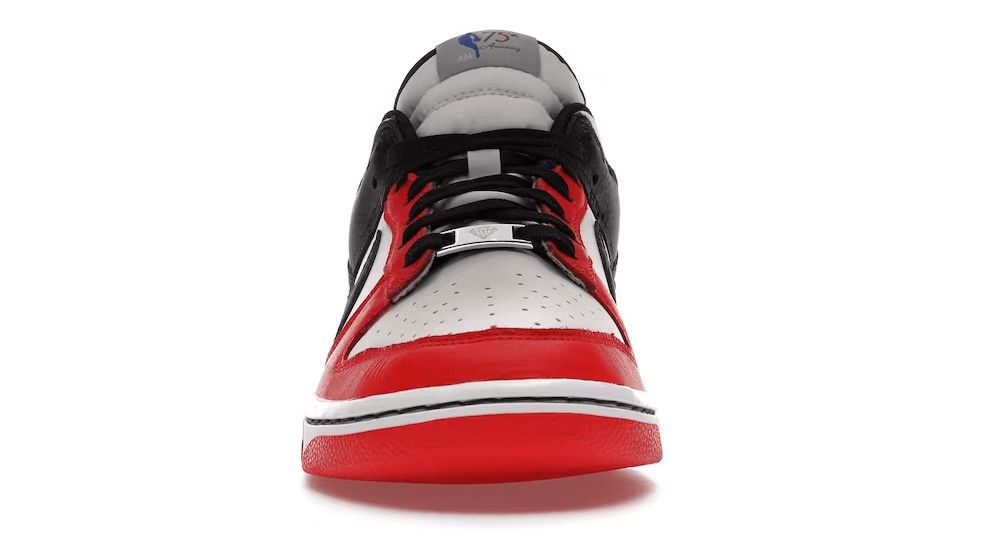 Nike Dunk Low EMB NBA 75th Anniversary Chicago Size US 11.5 / EU 44-45 - 3 Thumbnail