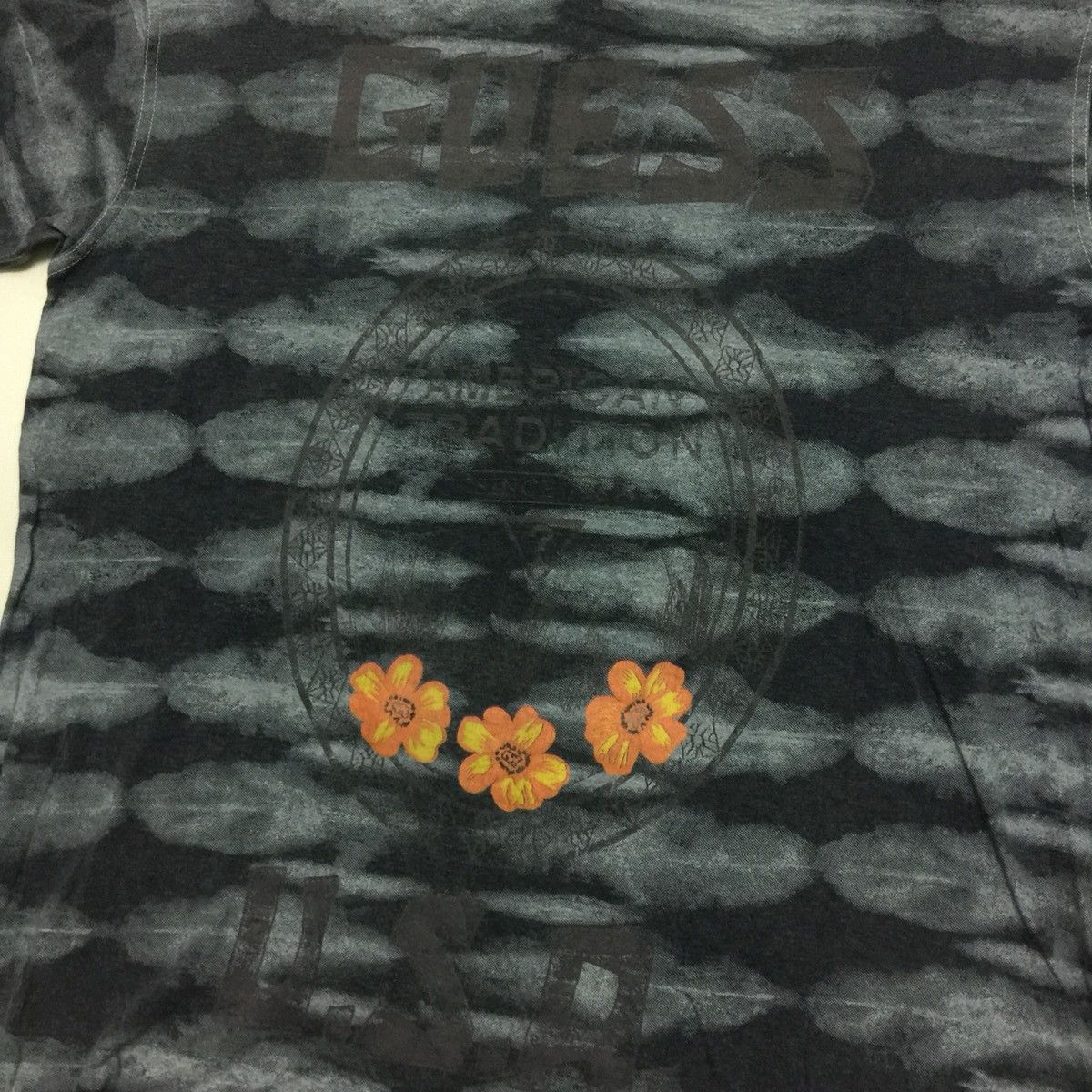 Guess Hawaii Spellout T shirt