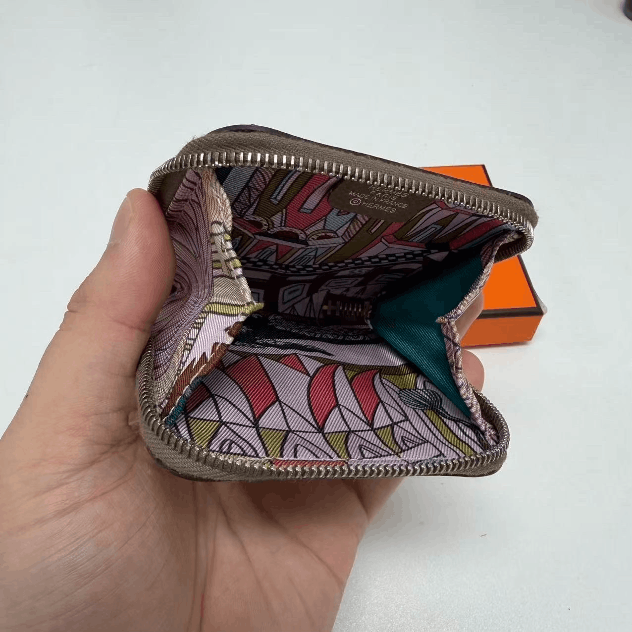 Hermes Hermes Silk Elephant Gray Coin Purse Size ONE SIZE - 3 Thumbnail