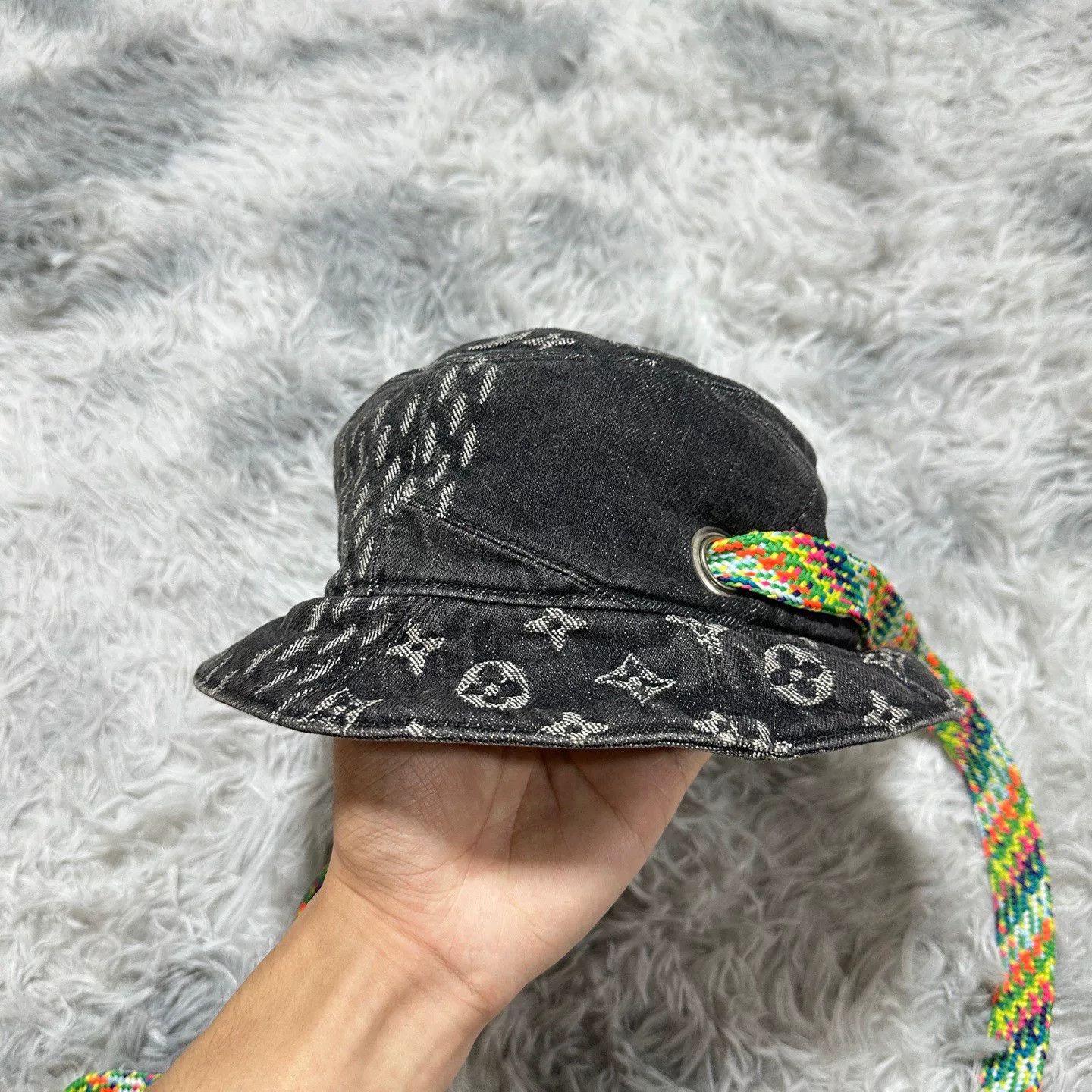Louis Vuitton Louis Vuitton Nigo Reversible Bucket Hat Size ONE SIZE - 5 Thumbnail