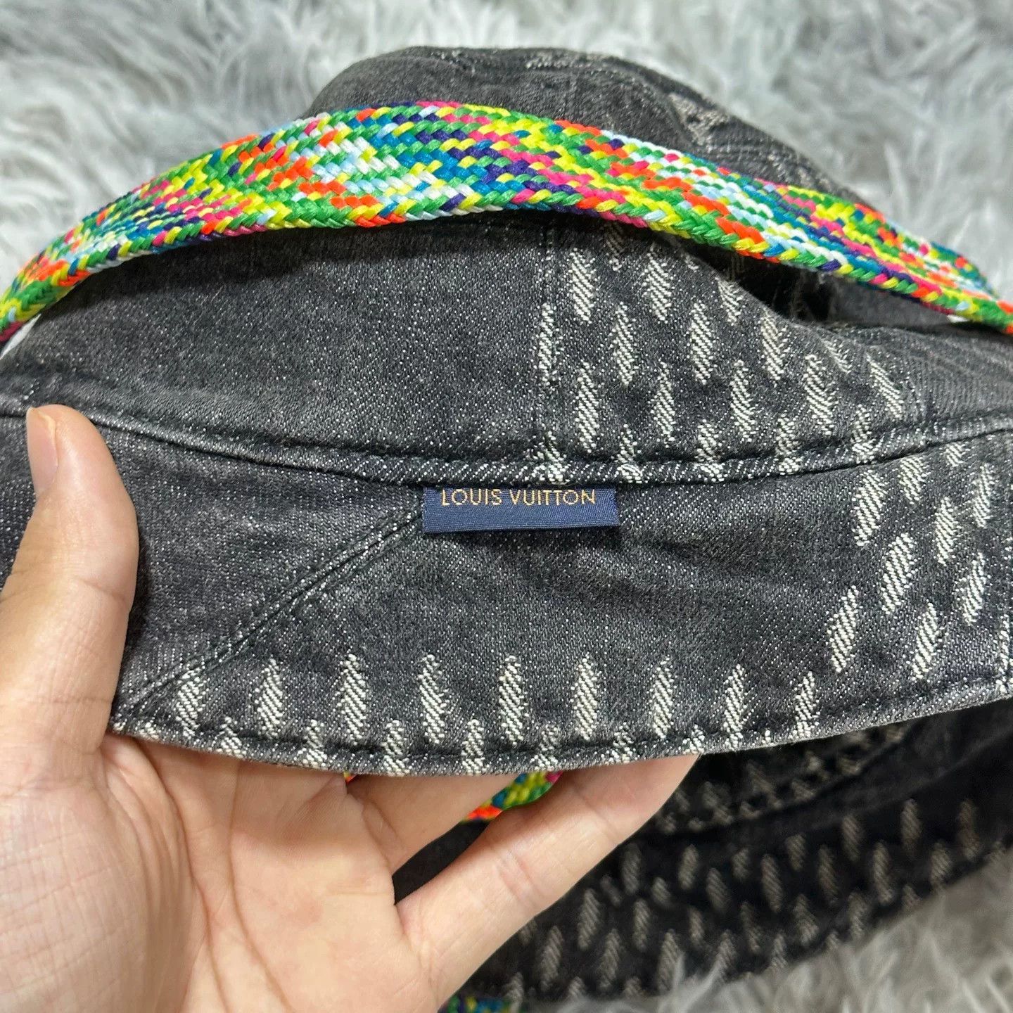 Louis Vuitton Louis Vuitton Nigo Reversible Bucket Hat Size ONE SIZE - 6 Thumbnail