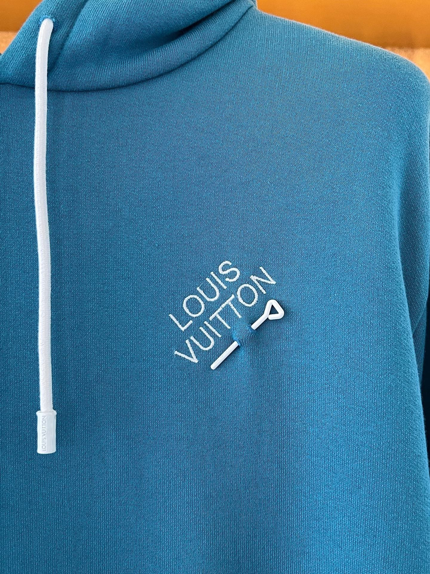 Louis Vuitton Louis Vuitton LV Pin Hoodie Size US L / EU 52-54 / 3 - 3 Thumbnail