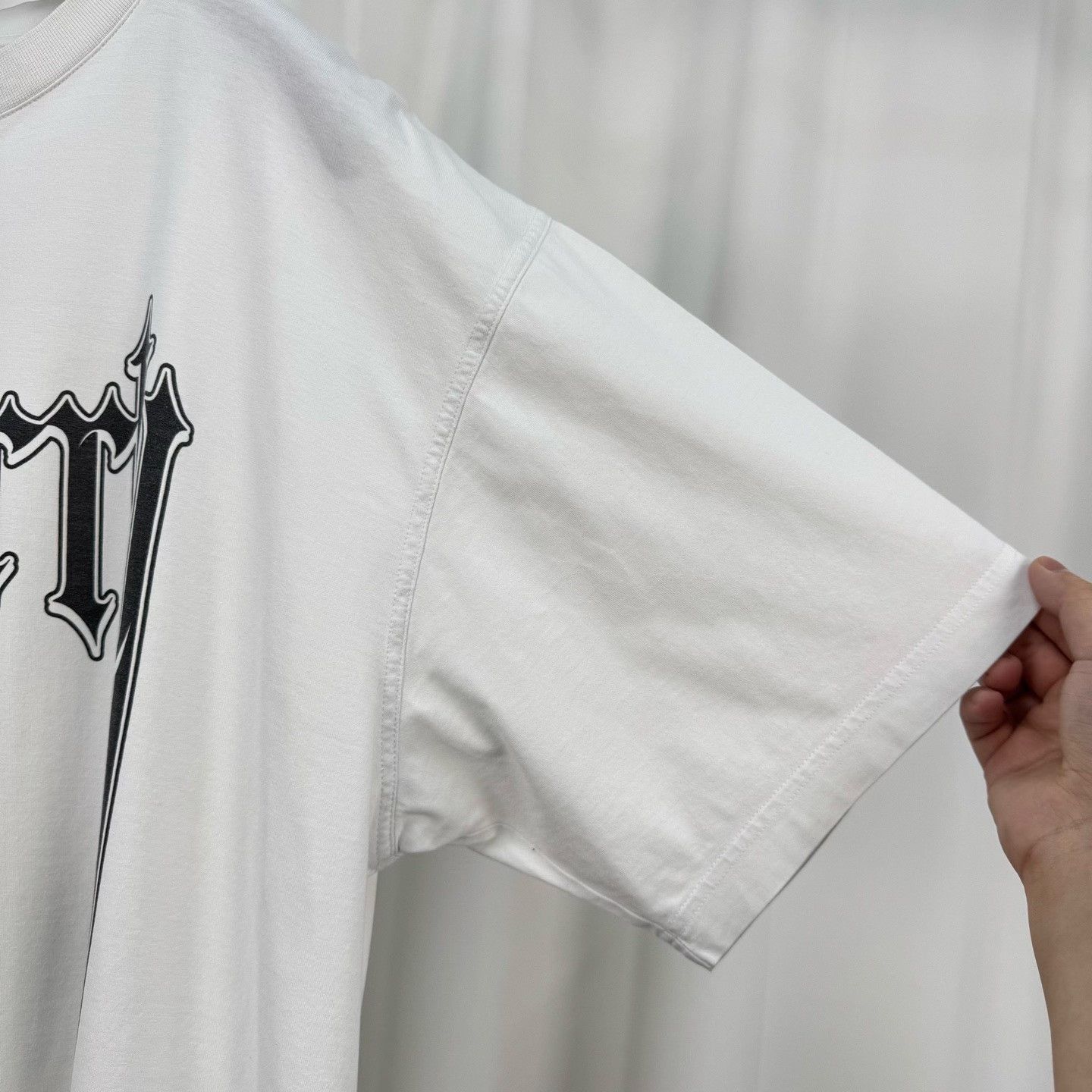Burberry Burberry Printed Letter Short-Sleeve Size US M / EU 48-50 / 2 - 4 Thumbnail