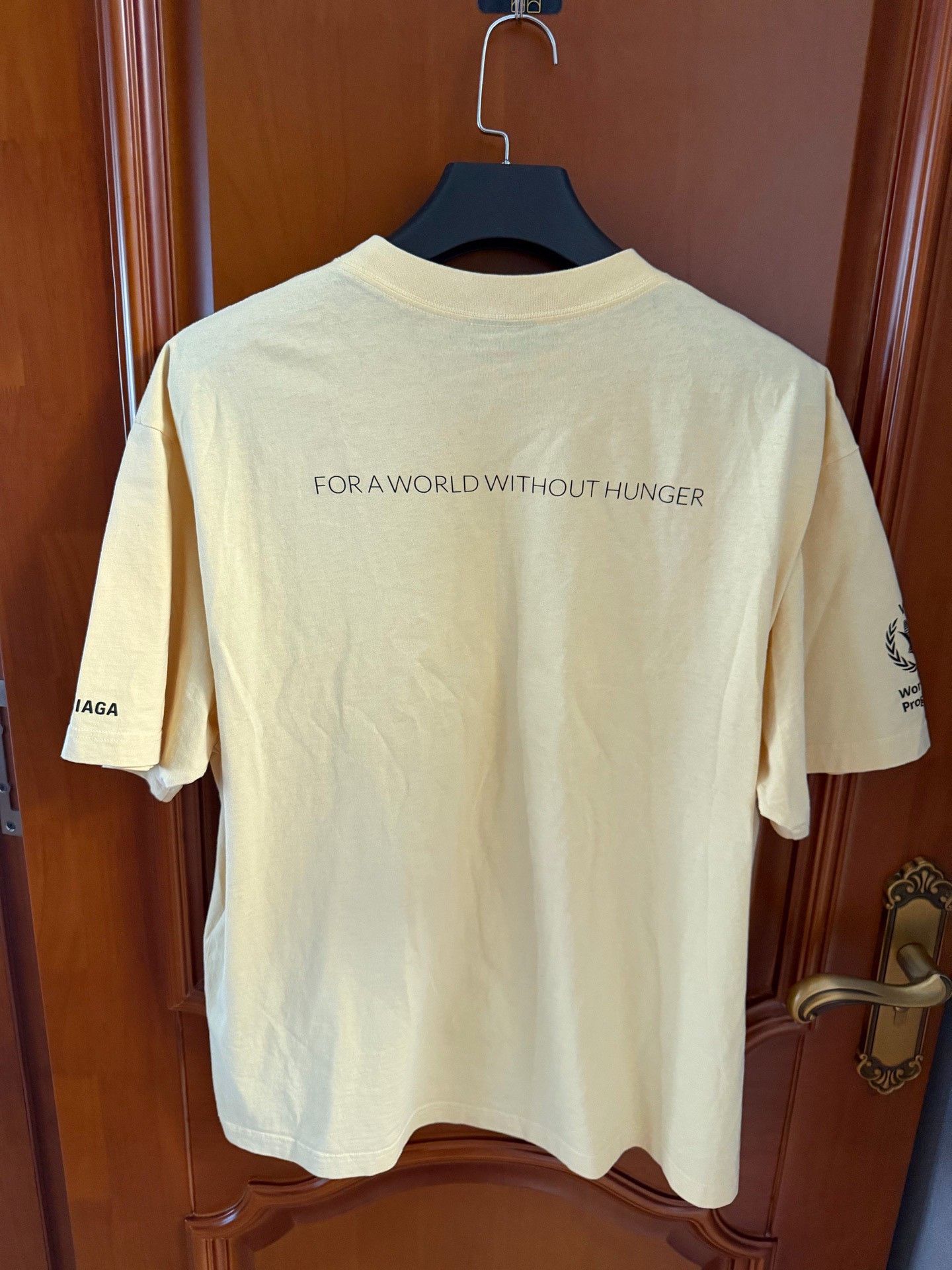 Balenciaga Balenciaga WFP Collaboration Short-Sleeve T-Shirt Size US M / EU 48-50 / 2 - 2 Thumbnail
