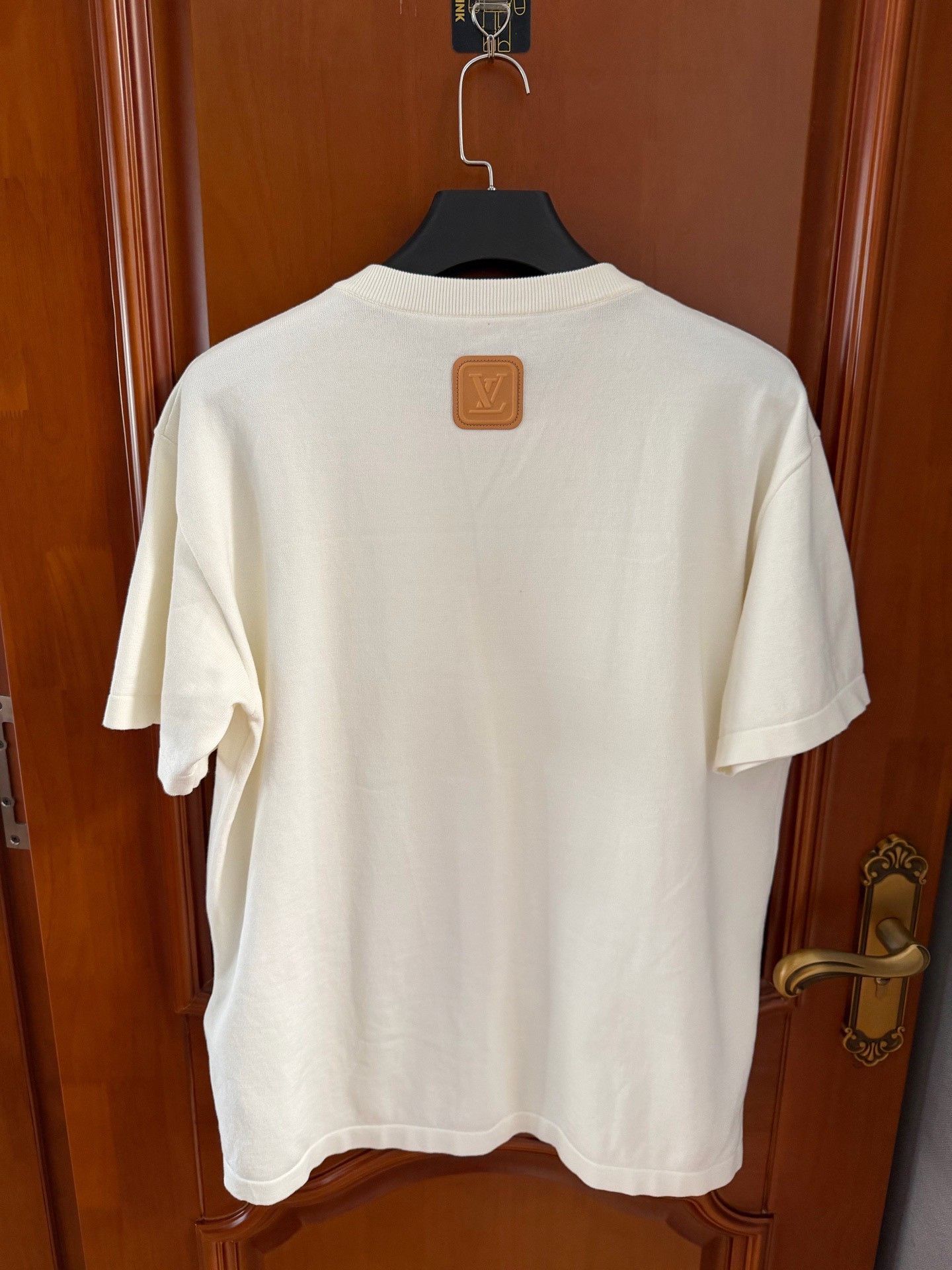 Louis Vuitton Louis Vuitton White Leather Patch Knit T-Shirt Size US XL / EU 56 / 4 - 2 Thumbnail