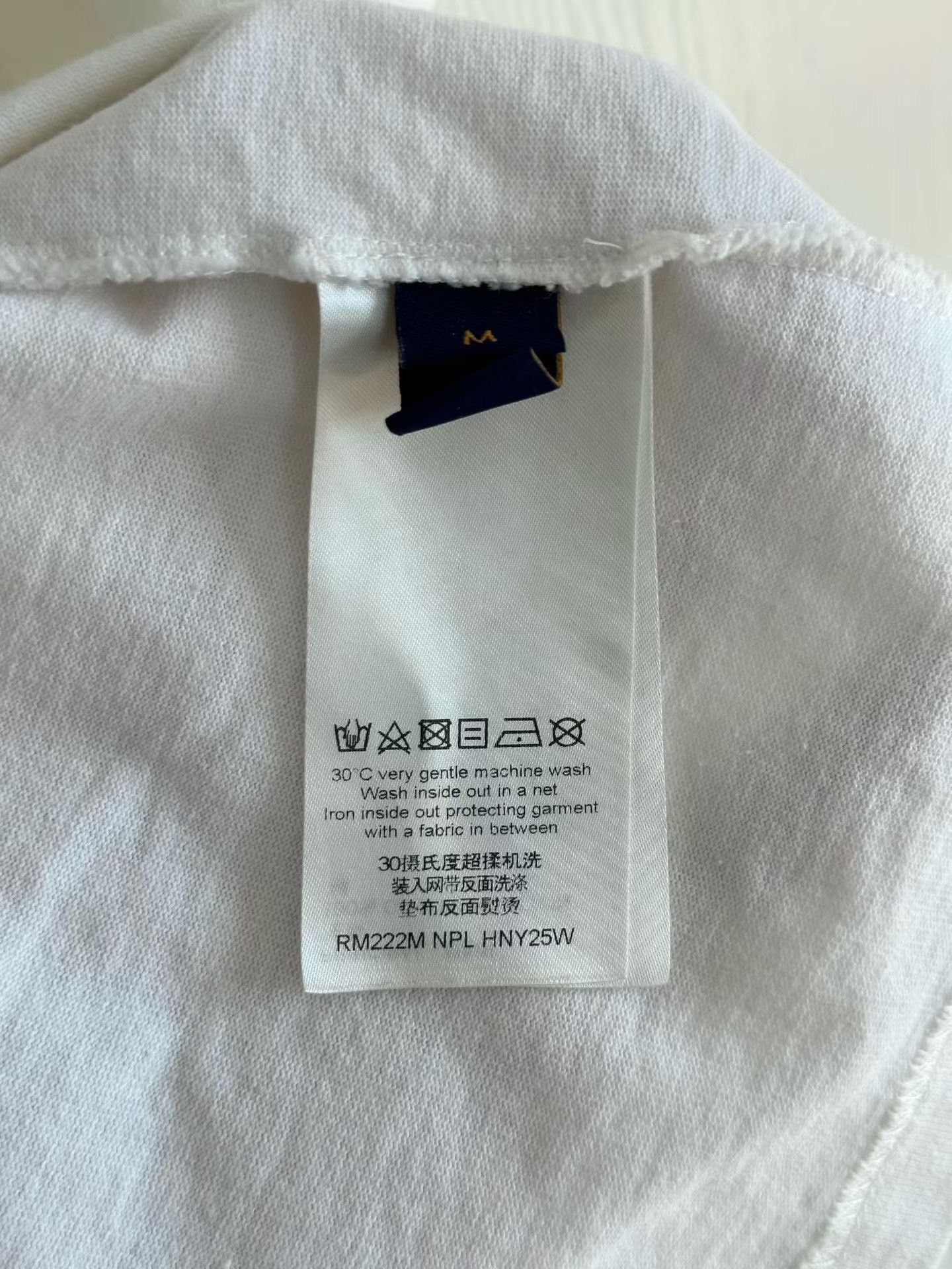 Louis Vuitton Louis Vuitton Embossed Monogram Short-Sleeve Size US M / EU 48-50 / 2 - 6 Thumbnail