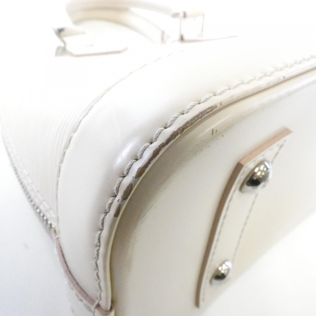 Louis Vuitton Louis Vuitton Louis Vuitton Alma BB Epi Handbag Leather Handbag M58706 DUTY FREE for USA Size ONE SIZE - 3 Thumbnail