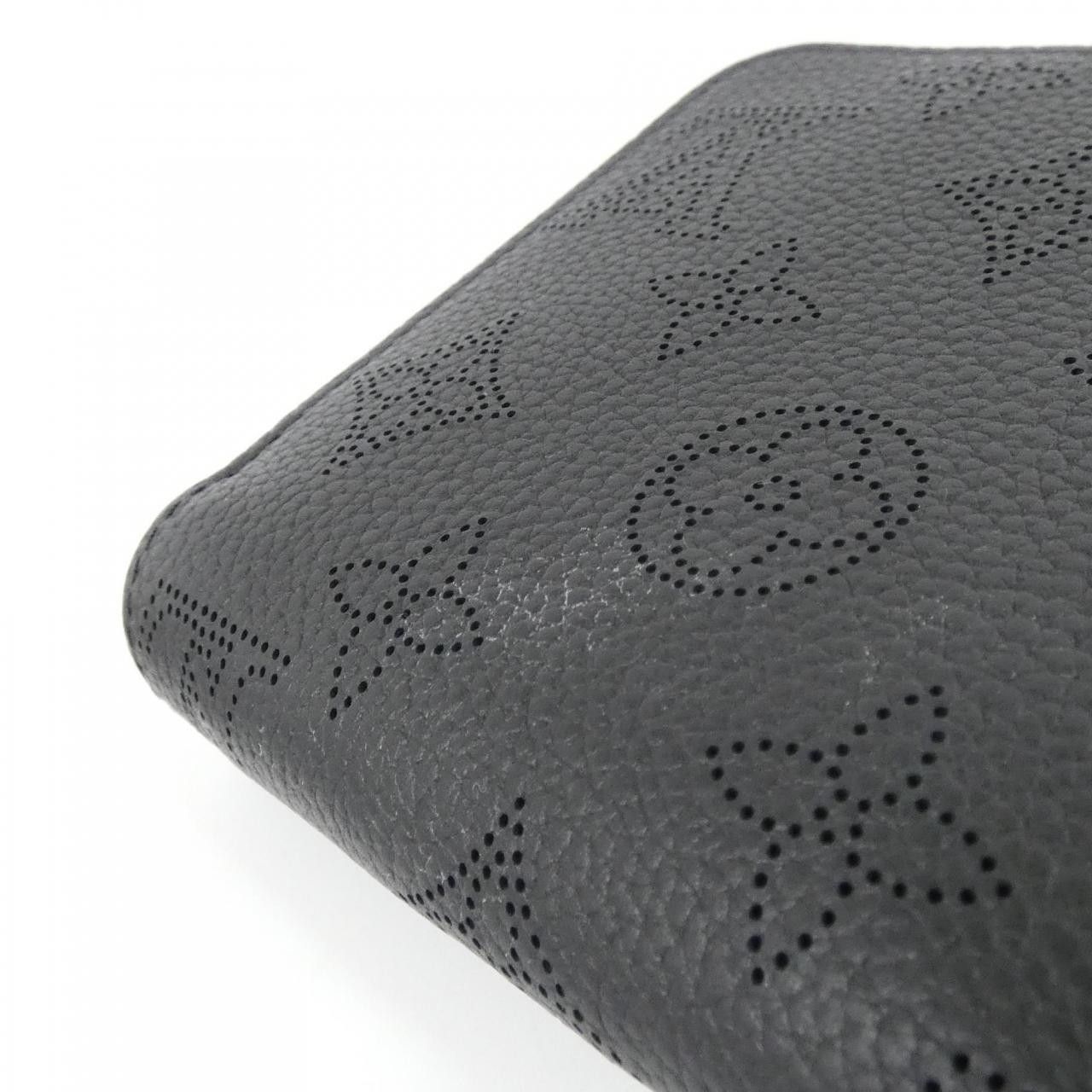 Louis Vuitton Louis Vuitton Louis Vuitton Mahina Calf Long Wallet Leather Long Wallet M61867 DUTY FREE for USA Size ONE SIZE - 3 Thumbnail