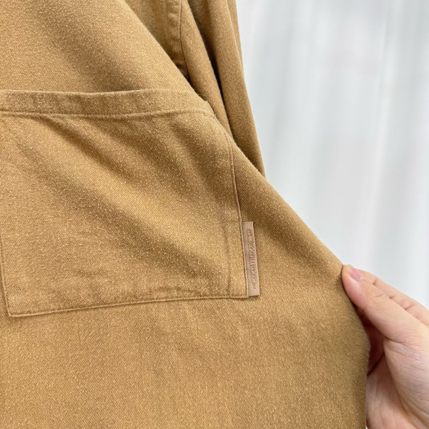 Burberry Burberry Embroidered Letter Brown Long-Sleeve Shirt Size US M / EU 48-50 / 2 - 5 Thumbnail