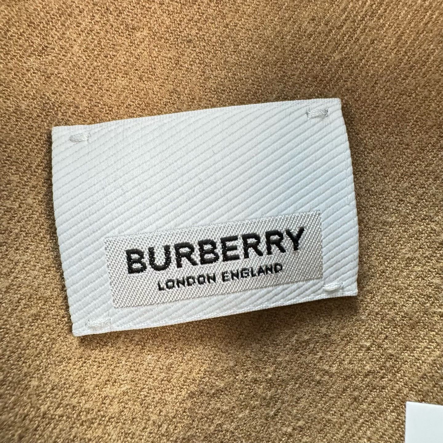 Burberry Burberry Embroidered Letter Camel Long-Sleeve Shirt Size US M / EU 48-50 / 2 - 6 Thumbnail