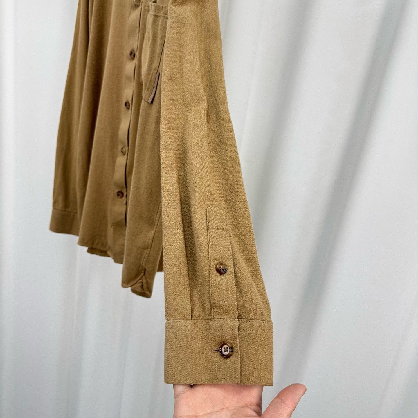 Burberry Burberry Embroidered Letter Camel Long-Sleeve Shirt Size US M / EU 48-50 / 2 - 4 Thumbnail