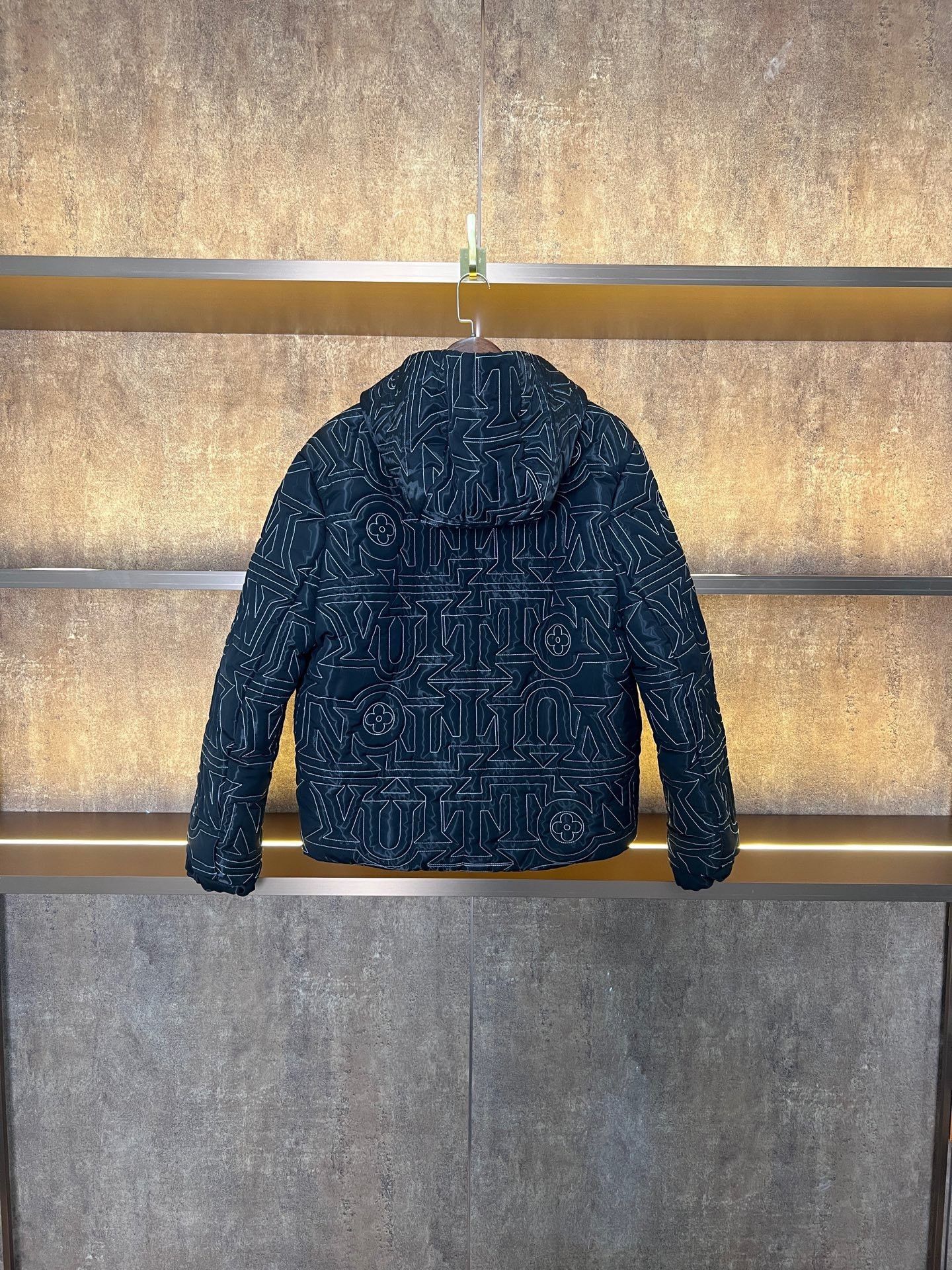 Louis Vuitton Louis Vuitton LV Embossed Logo Down Jacket Size US M / EU 48-50 / 2 - 2 Thumbnail