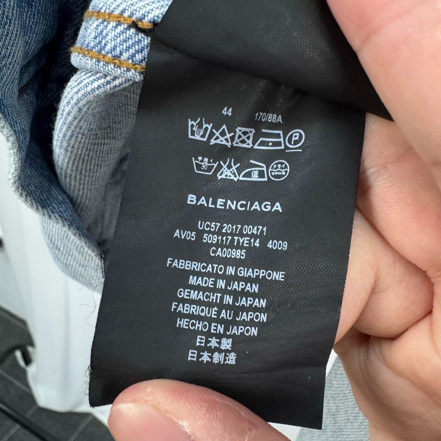 Balenciaga Balenciaga Back Letter Denim Jacket Size US S / EU 44-46 / 1 - 7 Thumbnail