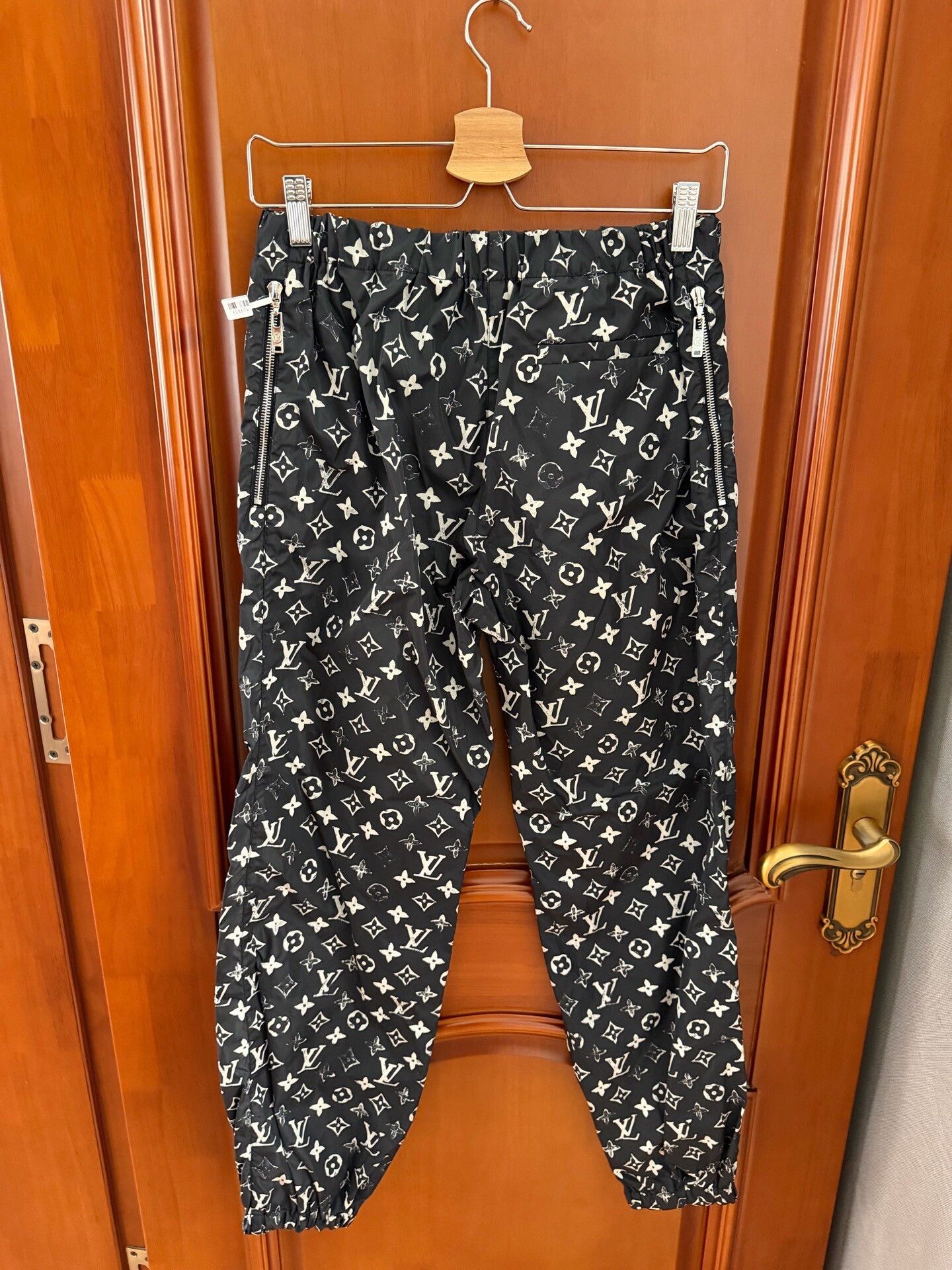 Louis Vuitton Louis Vuitton Monogram Logo Jogger Pants Size US 36 / EU 52 - 2 Thumbnail