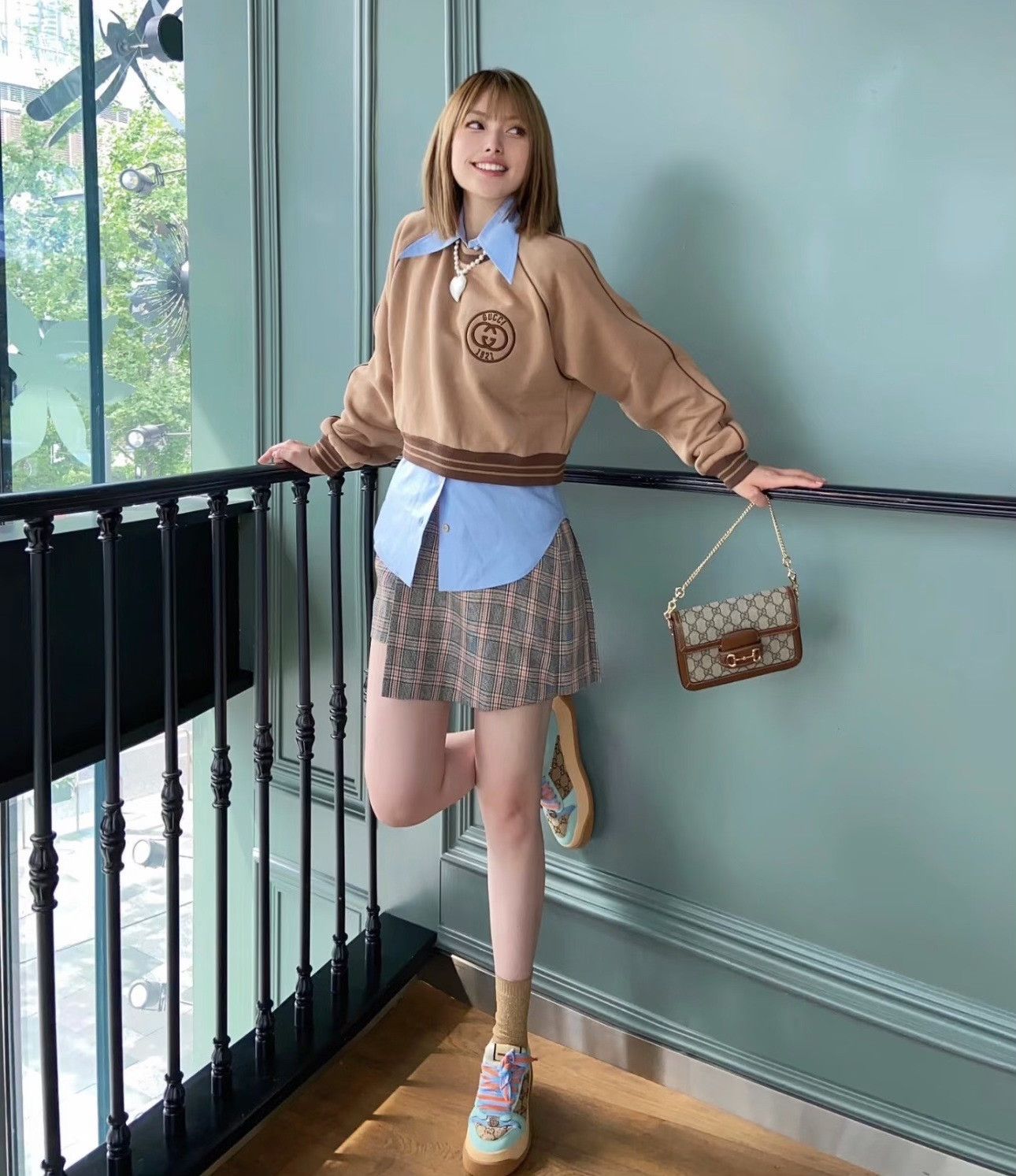 Gucci Gucci Chocolate Brown Embroidered Double G Cropped Sweatshirt Size US M / EU 48-50 / 2 - 8 Thumbnail