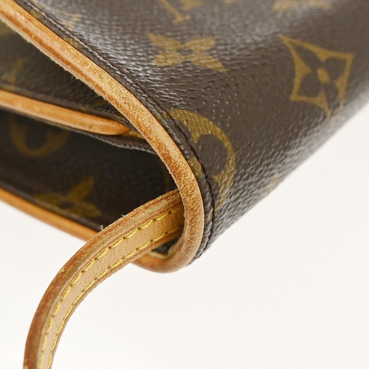 Louis Vuitton Louis Vuitton Twin Handbag Monogram Canvas Size ONE SIZE - 8 Thumbnail