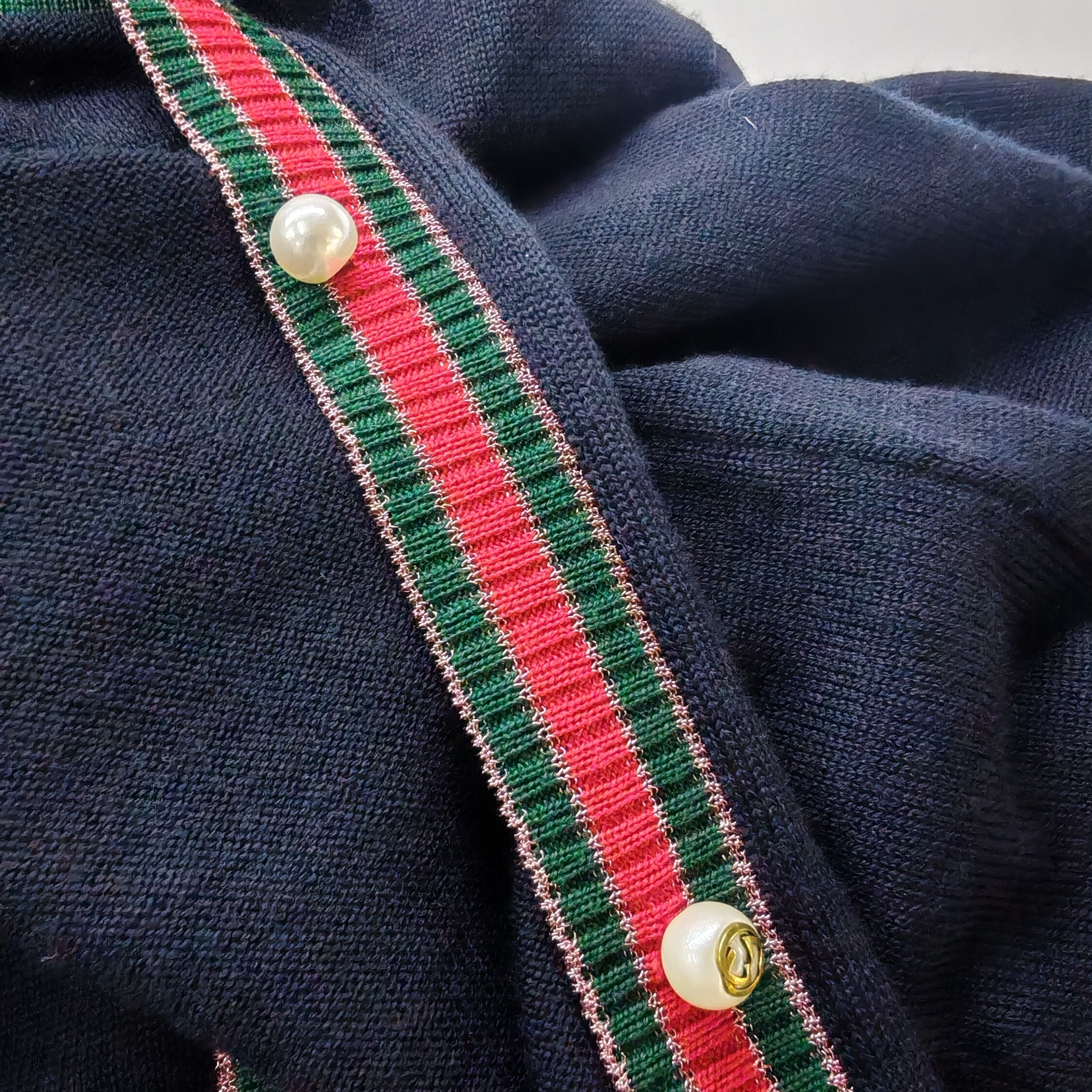 Gucci Gucci GG Pearl Button V-Neck Cardigan Size XS Size XS / US 0-2 / IT 36-38 - 9 Thumbnail