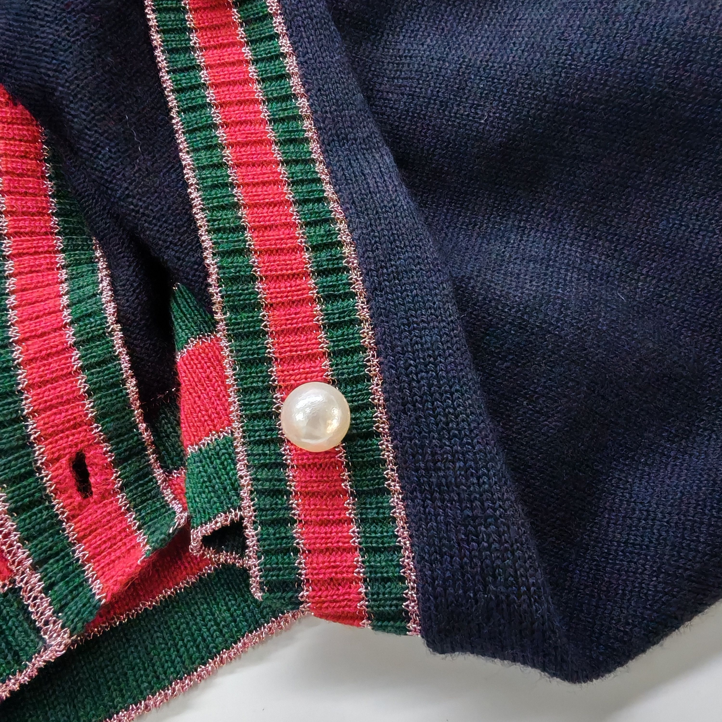 Gucci Gucci GG Pearl Button V-Neck Cardigan Size XS Size XS / US 0-2 / IT 36-38 - 8 Thumbnail