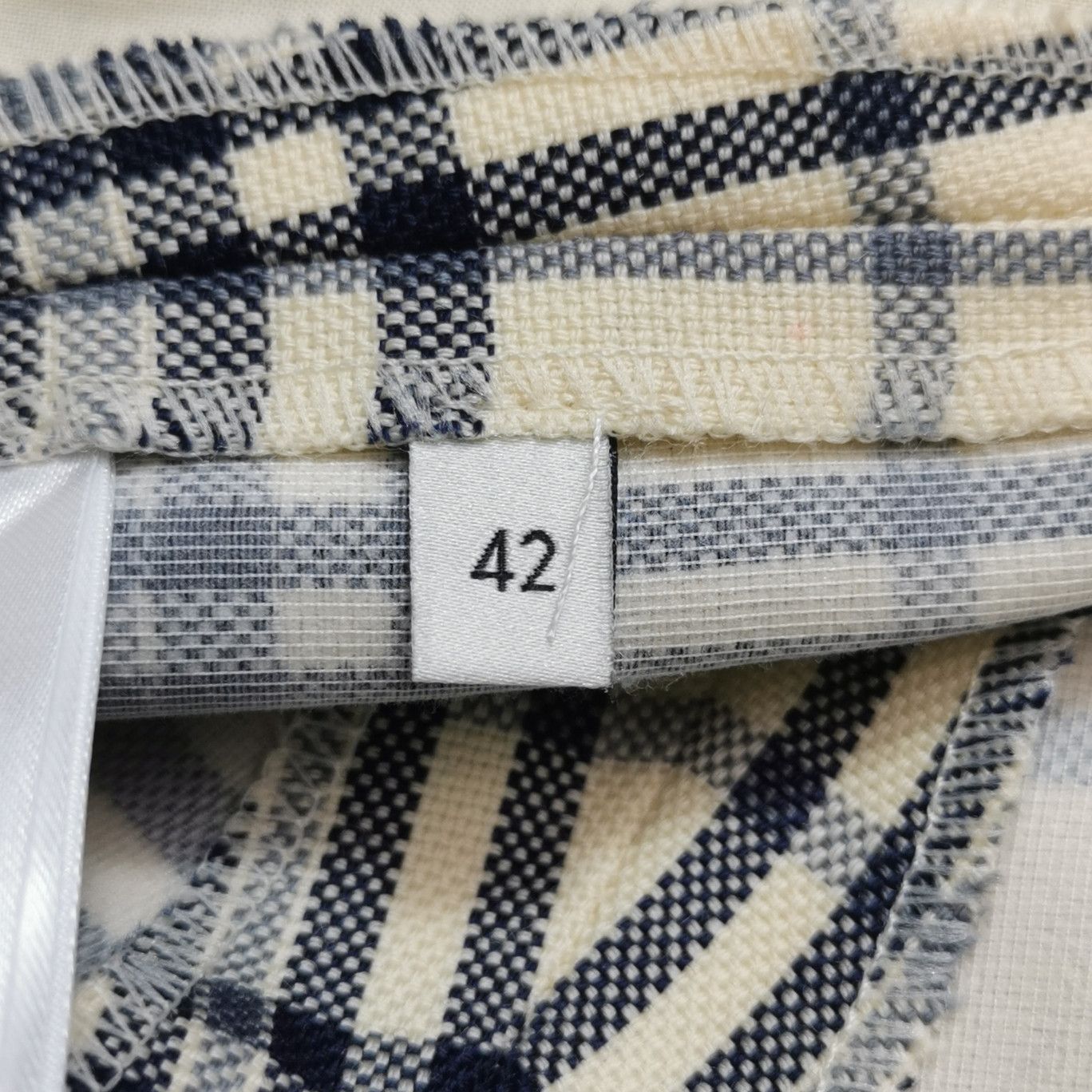 Gucci Gucci Plaid Wool Trousers Size 42 Size 28" / US 6 / IT 42 - 6 Thumbnail
