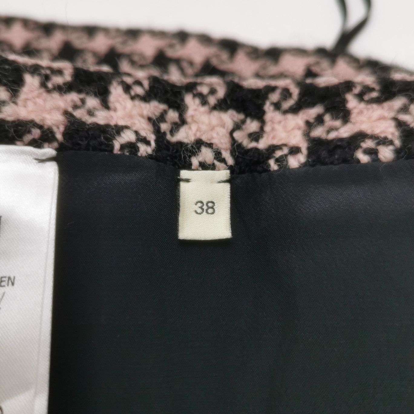 Gucci Gucci Houndstooth Wool Mini Skirt Size 38 Size 26" / US 2 / IT 38 - 7 Thumbnail