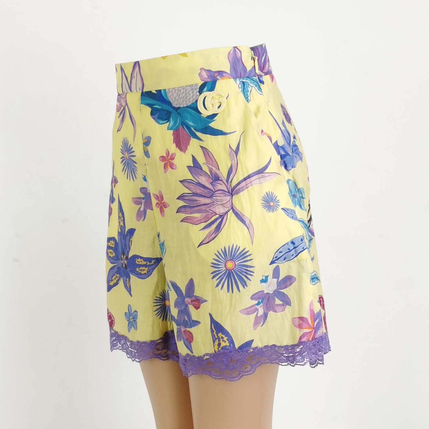 Gucci Gucci Floral Print Silk Blend Shorts Size 38 Size 26" / US 2 / IT 38 - 2 Thumbnail