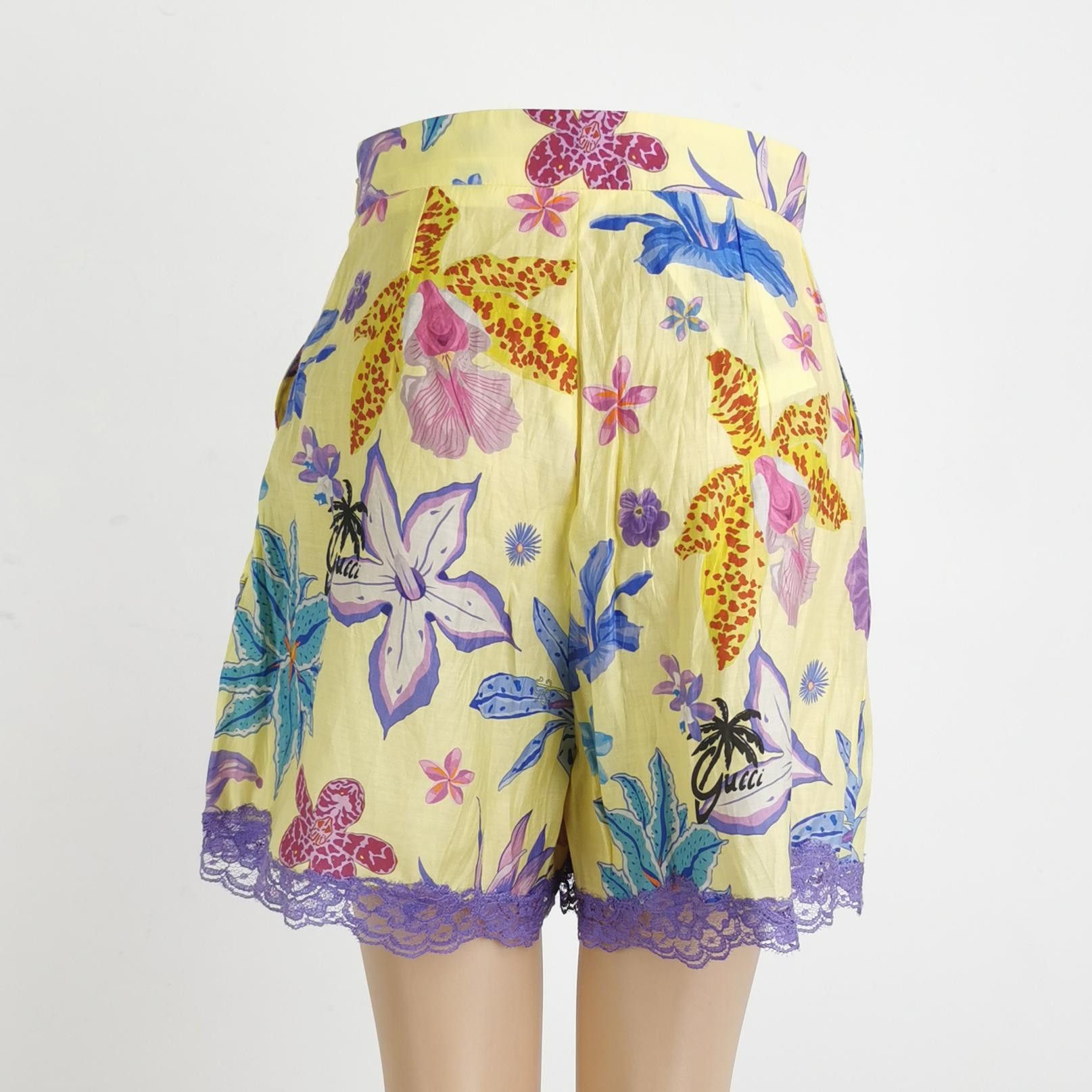 Gucci Gucci Floral Print Silk Blend Shorts Size 38 Size 26" / US 2 / IT 38 - 3 Thumbnail