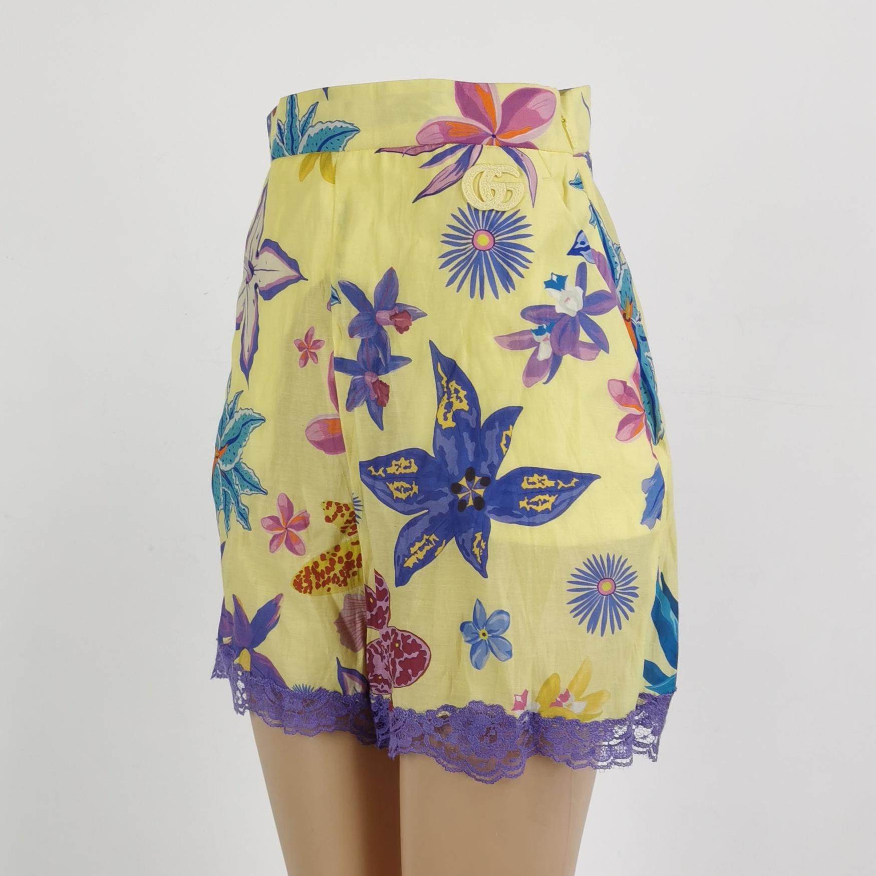 Gucci Gucci Floral Lace Hem Shorts Size 36 Size 25" / US 0 / IT 36 - 2 Thumbnail