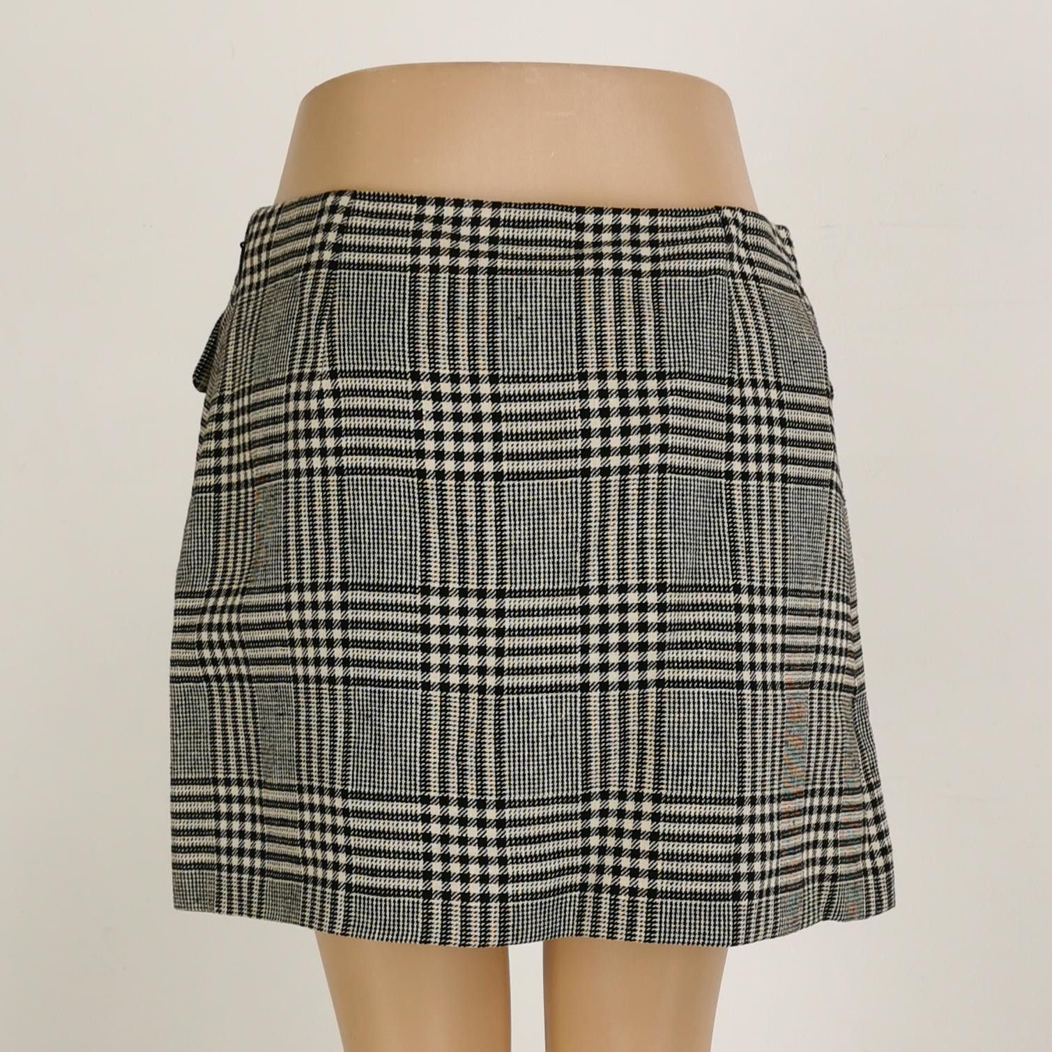 Gucci Gucci Plaid Linen Mini Skirt Size 38 Size 26" / US 2 / IT 38 - 3 Thumbnail