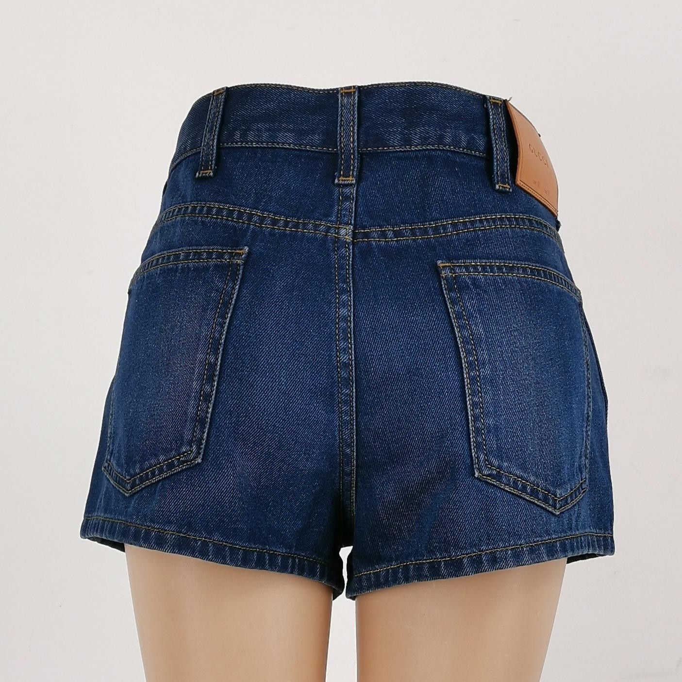 Gucci Gucci Floral Embroidered Denim Shorts Size 27 Size 27" / US 4 / IT 40 - 3 Thumbnail