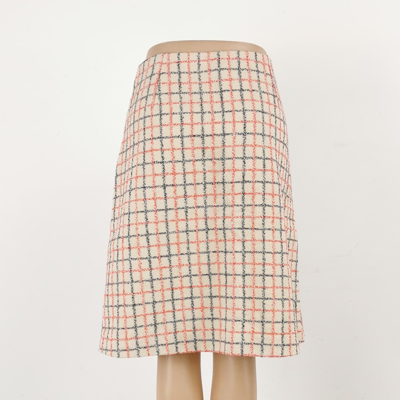 Gucci Gucci Plaid Wool Blend Midi Skirt Size 42 Size 28" / US 6 / IT 42 - 2 Thumbnail