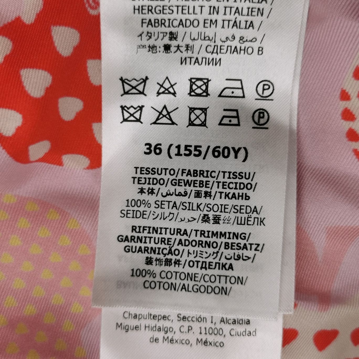Gucci Gucci Apple Print Silk Shorts Size IT 36 Size 25" / US 0 / IT 36 - 7 Thumbnail