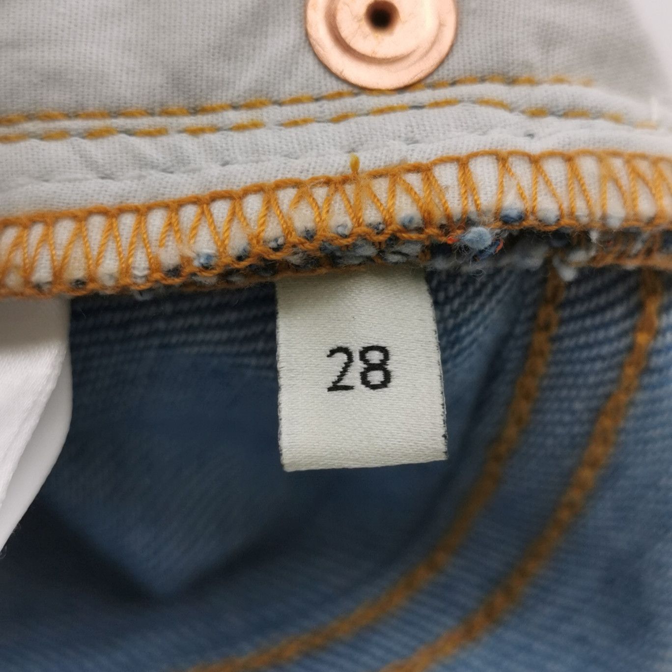 Gucci Gucci Strawberry Print Jeans 28 Size 28" / US 6 / IT 42 - 5 Thumbnail