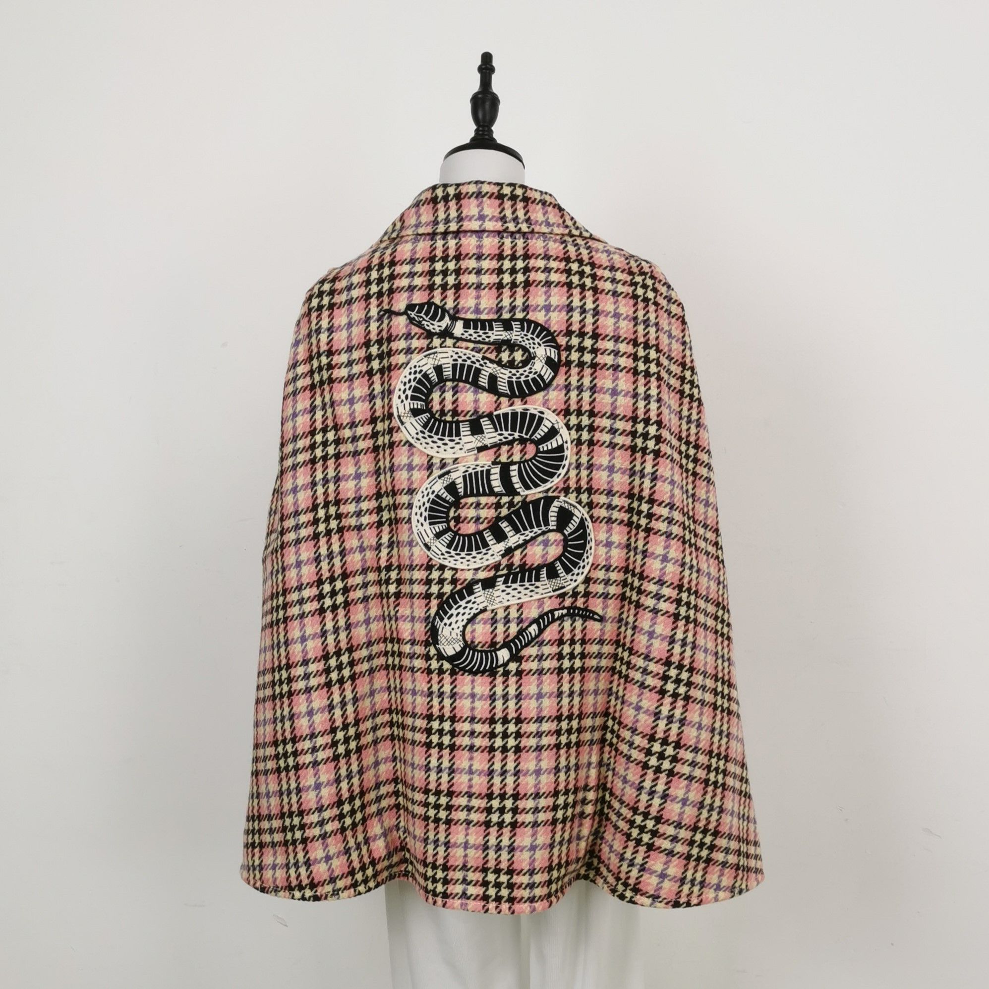Gucci Gucci Snake Plaid Cape Coat Size 38 Size XS / US 0-2 / IT 36-38 - 2 Thumbnail