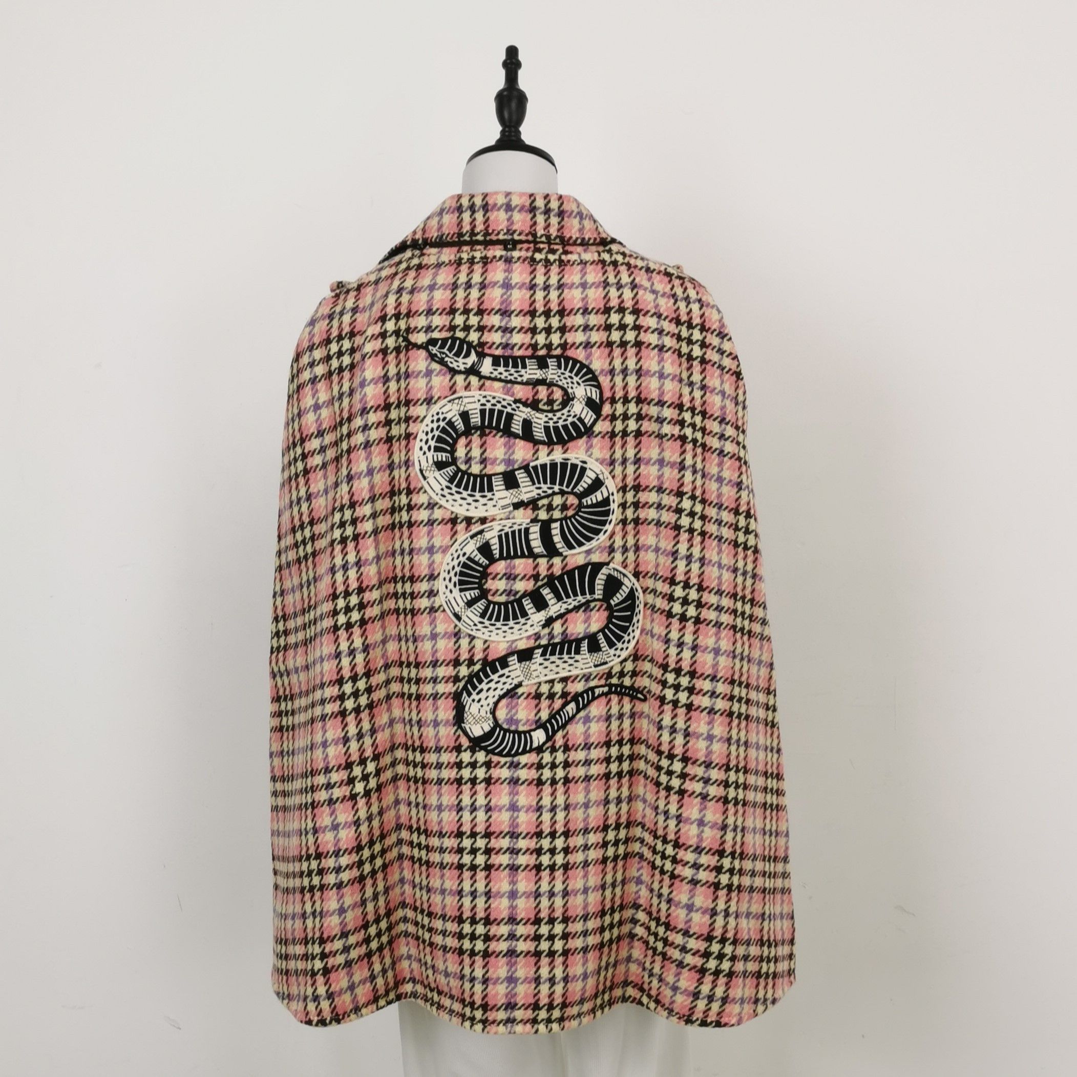 Gucci Gucci Plaid Snake Mohair Coat Size IT 40 Size S / US 4 / IT 40 - 2 Thumbnail