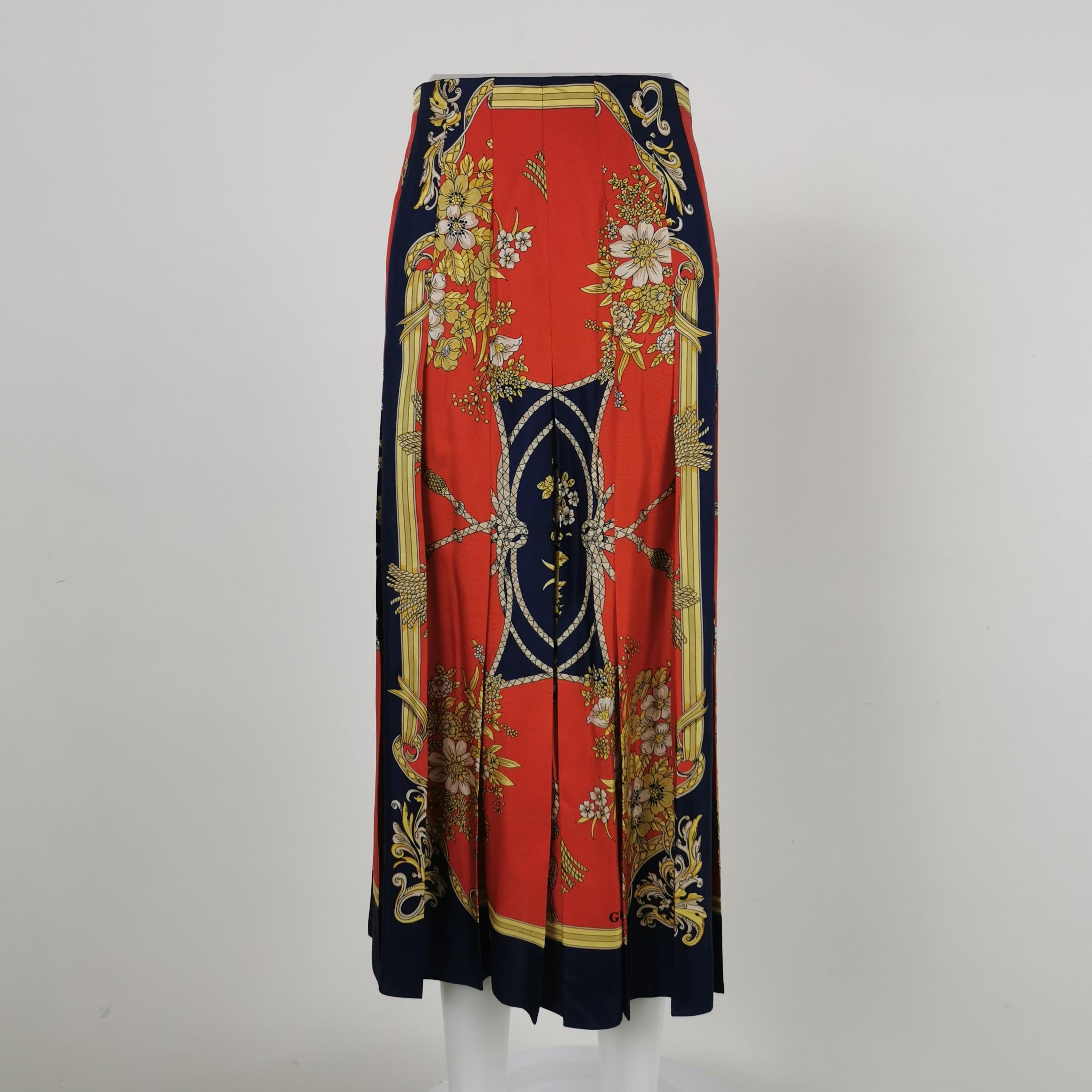 Gucci Gucci Floral Print Silk Midi Skirt Size 36 Size 25" / US 0 / IT 36 - 2 Thumbnail